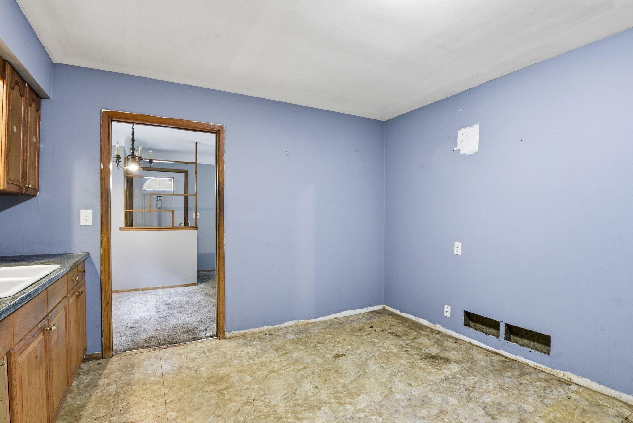 View of Residential at 1259 Laurel Avenue, Saint Paul MN 55104, Saint Paul (11 of 29) - Mike Wilen | Minnesota Team Real Estate