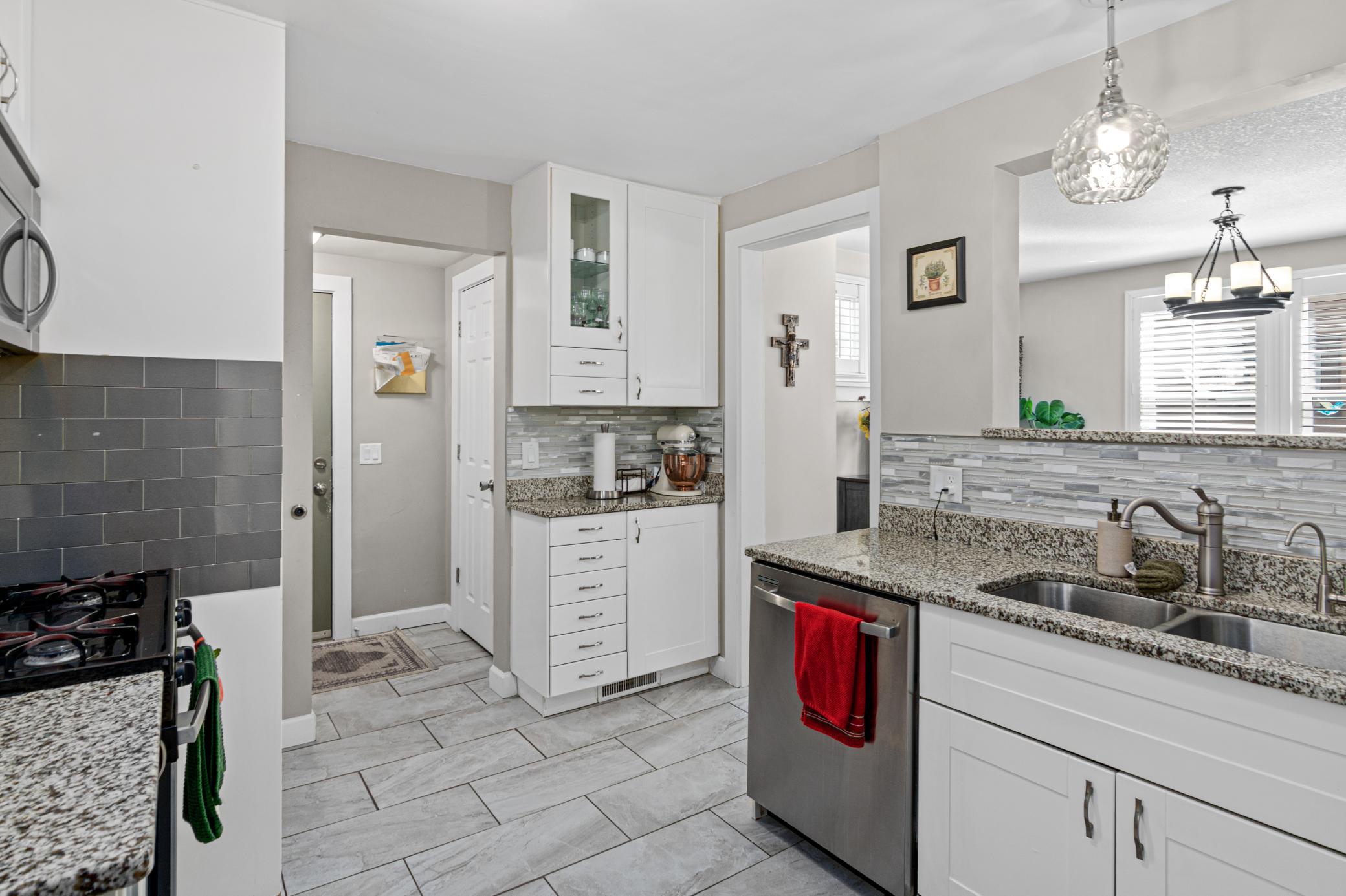 View of Residential at 4151 Snelling Avenue, Minneapolis MN 55406, Minneapolis (2 of 26) - Mike Wilen | Minnesota Team Real Estate