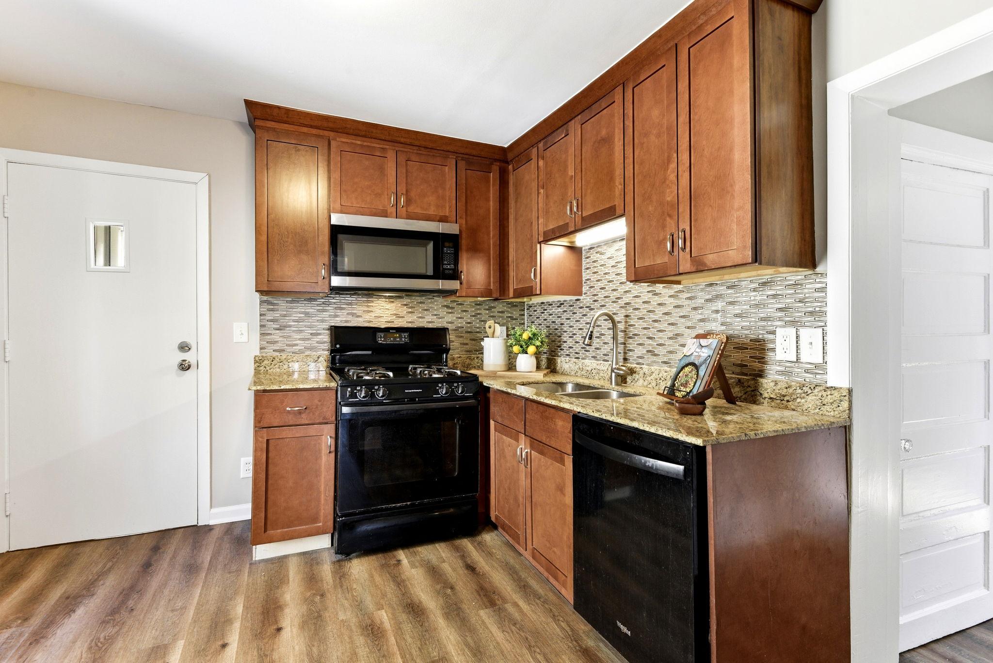 View of Residential at 1530 Selby Avenue, Saint Paul MN 55104, Saint Paul (8 of 29) - Mike Wilen | Minnesota Team Real Estate