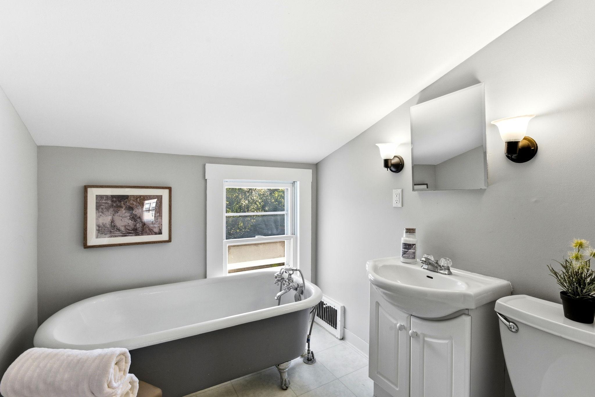 View of Residential at 1530 Selby Avenue, Saint Paul MN 55104, Saint Paul (19 of 29) - Mike Wilen | Minnesota Team Real Estate