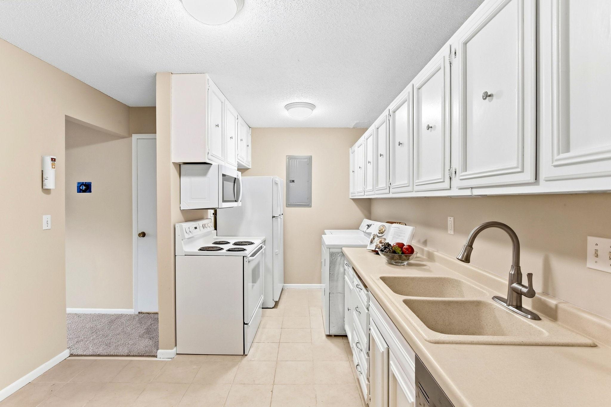 View of Residential at 1207 Trailwood, Hopkins MN 55343, Hopkins (9 of 29) - Mike Wilen | Minnesota Team Real Estate