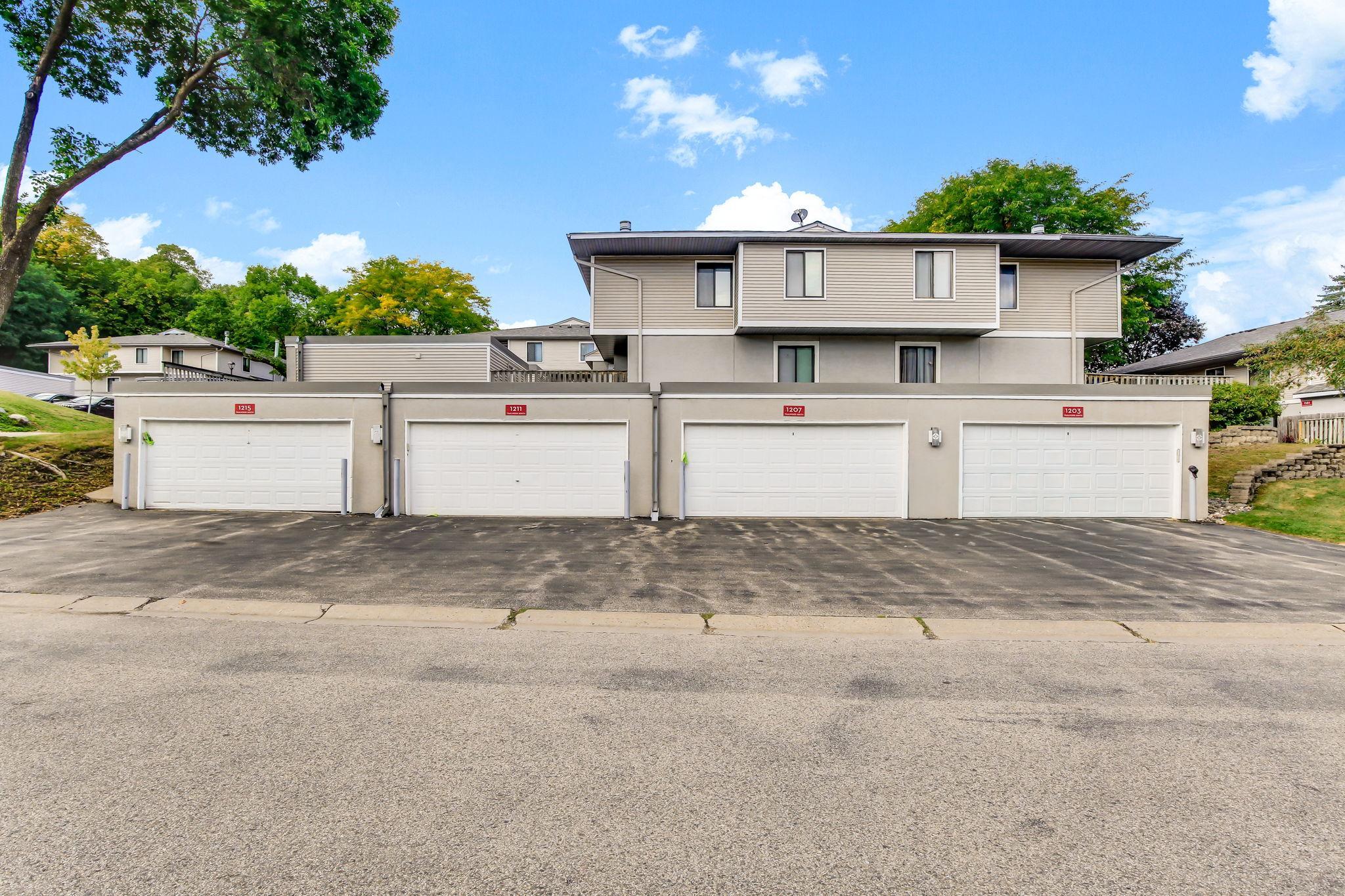 View of Residential at 1207 Trailwood, Hopkins MN 55343, Hopkins (25 of 29) - Mike Wilen | Minnesota Team Real Estate