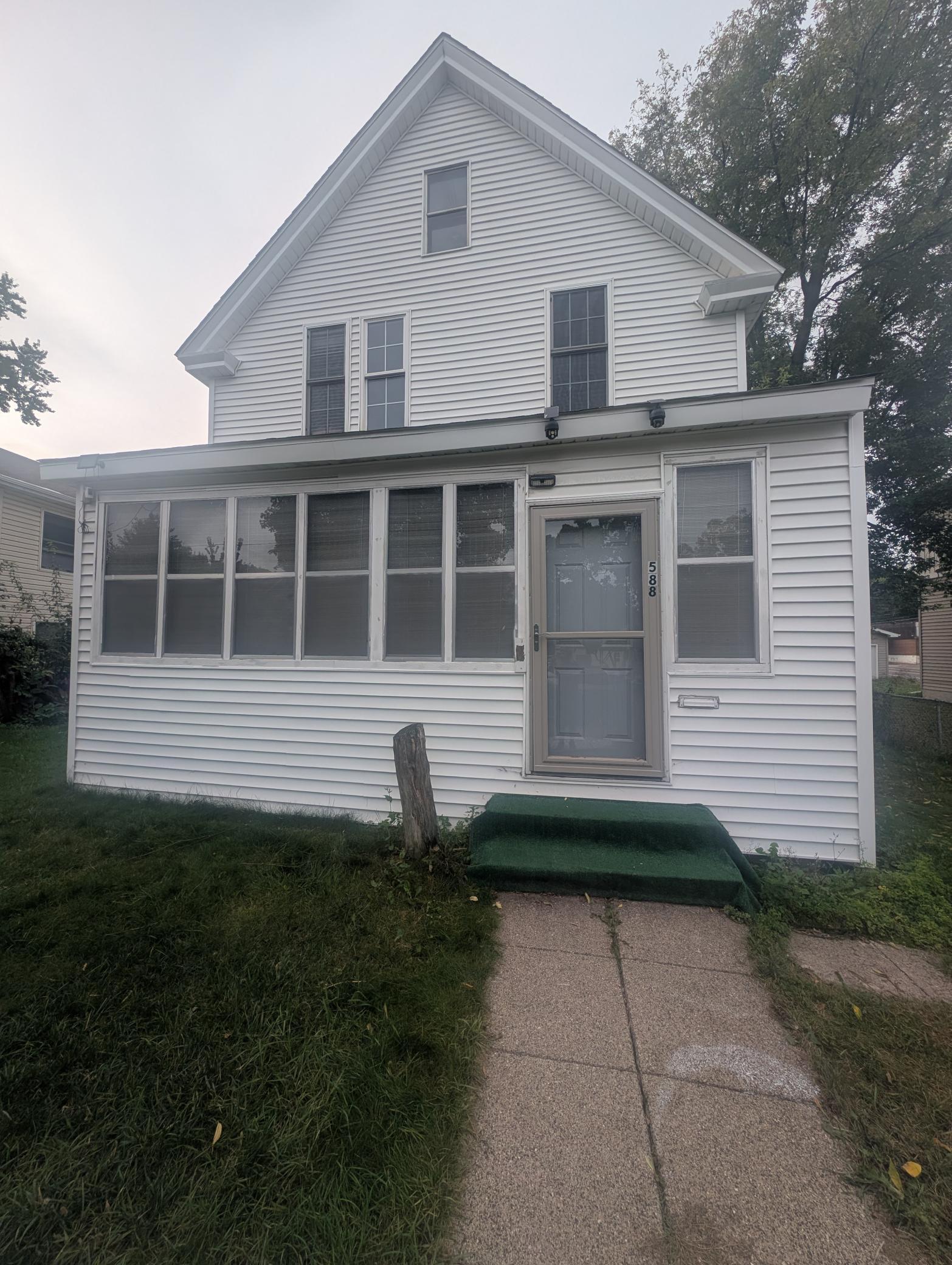 View of Single Family at 588 York Avenue, Saint Paul - Mike Wilen | Minnesota Team Real Estate