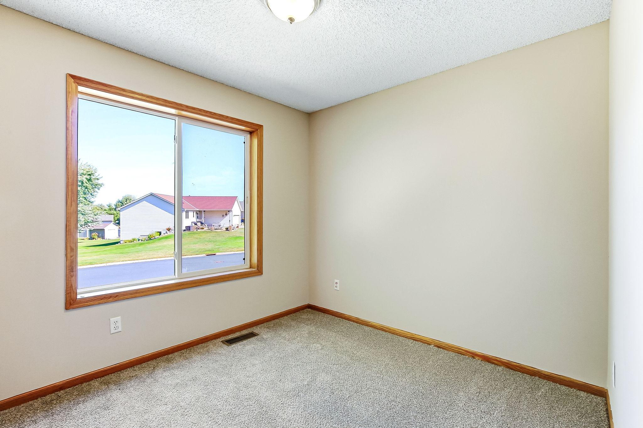 View of Residential at 332 Orchard Parkway, Shakopee MN 55379, Shakopee (10 of 29) - Mike Wilen | Minnesota Team Real Estate
