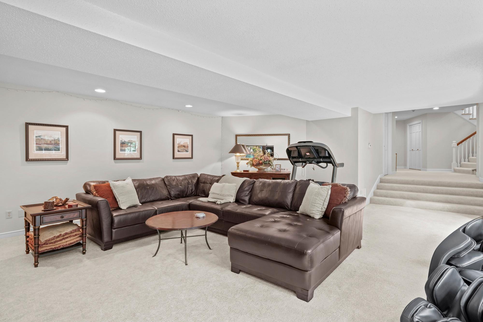 View of Residential at 9340 Bush Lake Road, Bloomington MN 55438, Bloomington (61 of 71) - Mike Wilen | Minnesota Team Real Estate