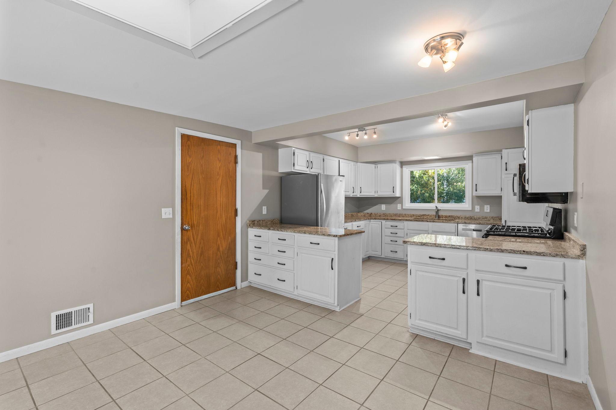 View of Residential at 2413 107th Street, Bloomington MN 55431, Bloomington (29 of 61) - Mike Wilen | Minnesota Team Real Estate