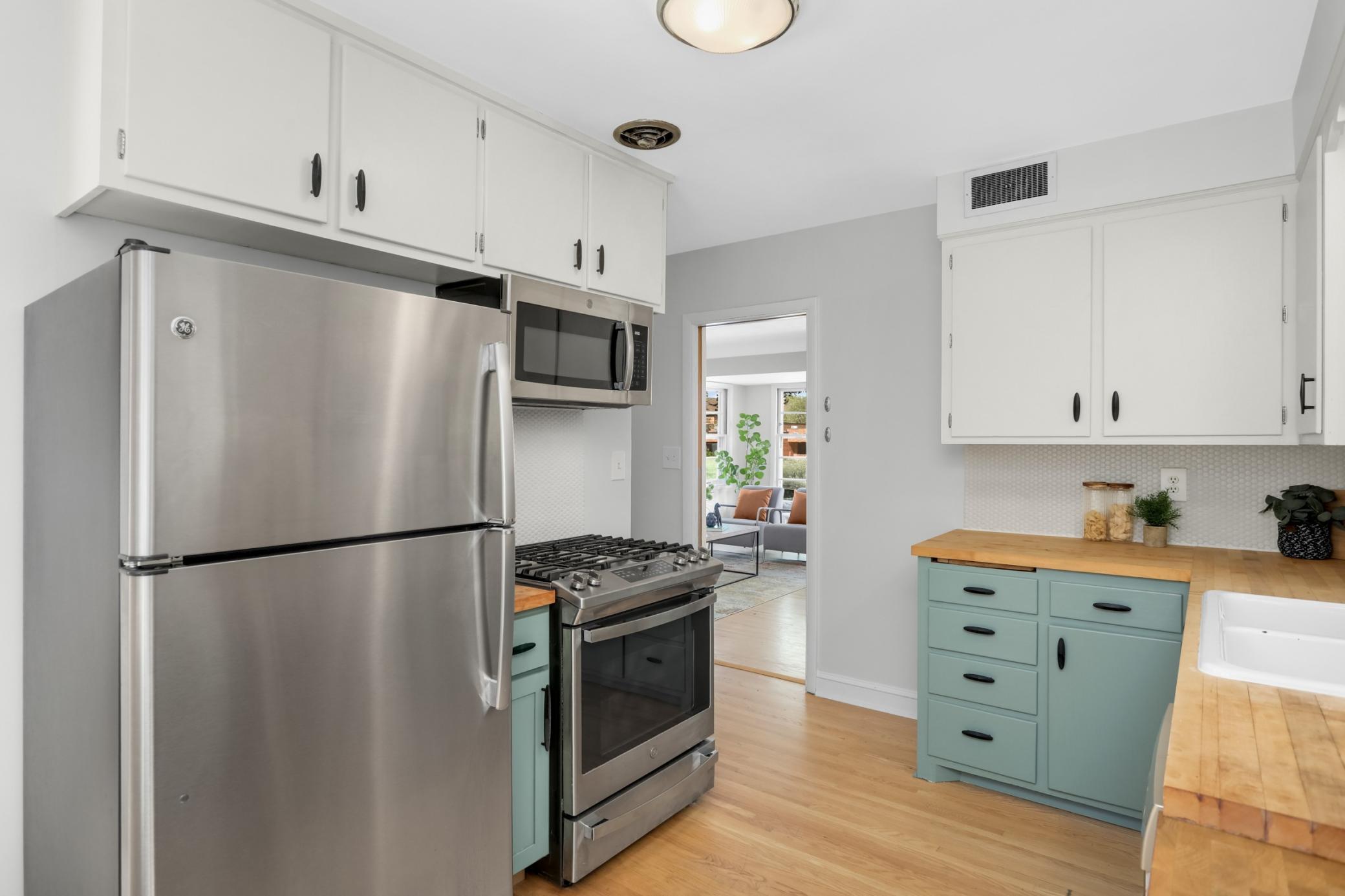 View of Residential at 1424 Almond Avenue, Saint Paul MN 55108, Saint Paul (11 of 31) - Mike Wilen | Minnesota Team Real Estate