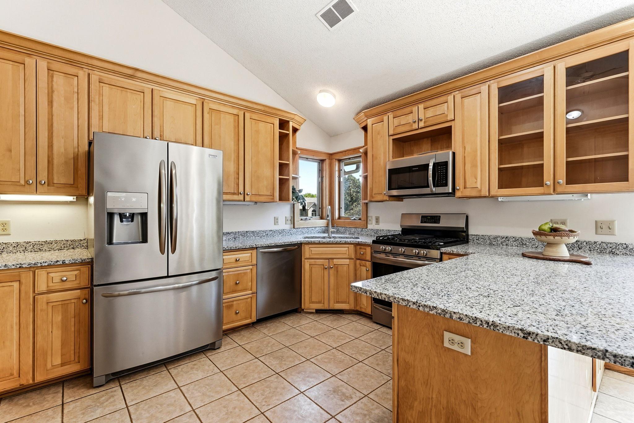View of Residential at 8843 Blackoaks Lane, Maple Grove MN 55311, Maple Grove (12 of 51) - Mike Wilen | Minnesota Team Real Estate