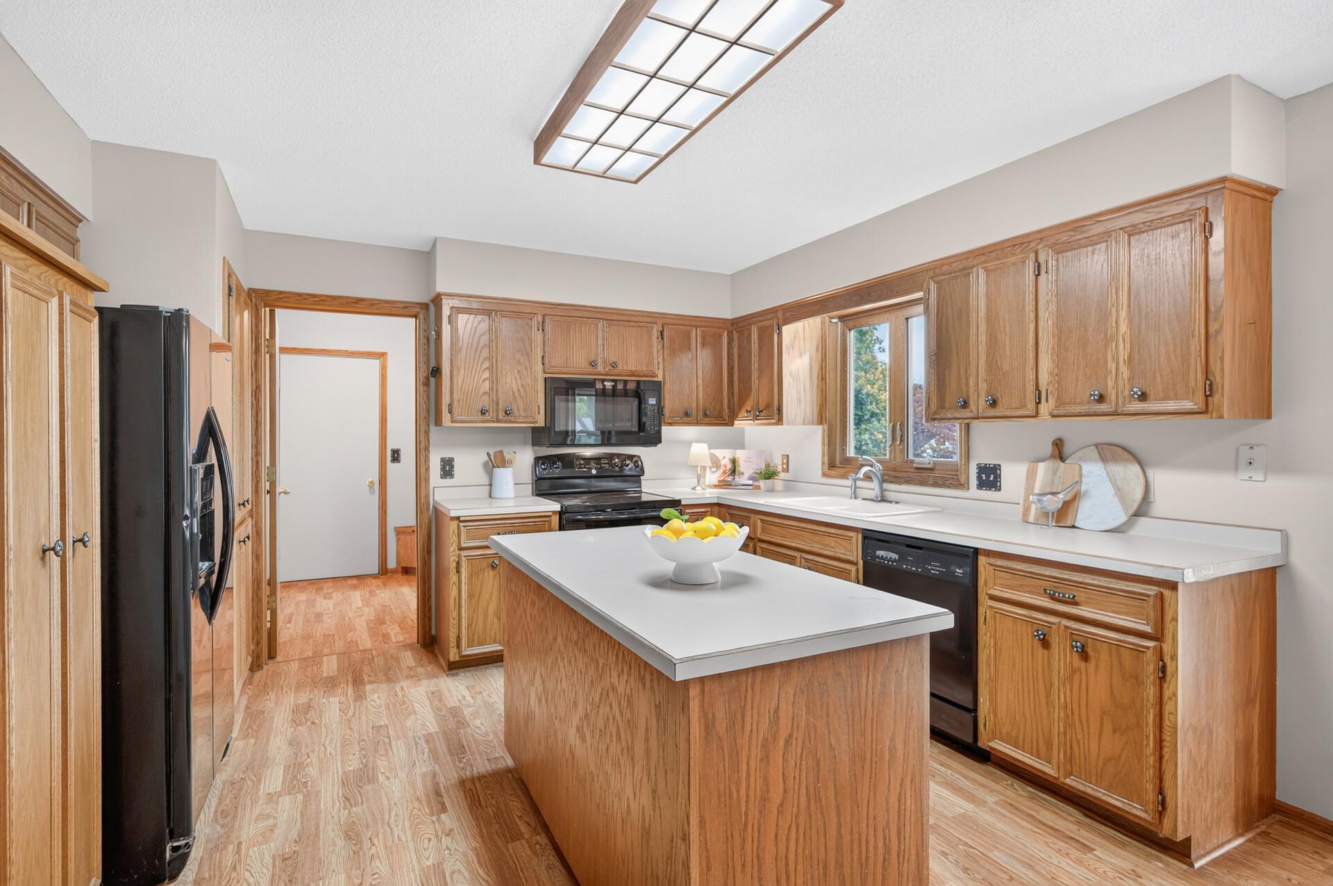 View of Residential at 13915 Duluth Drive, Apple Valley MN 55124, Apple Valley (12 of 40) - Mike Wilen | Minnesota Team Real Estate