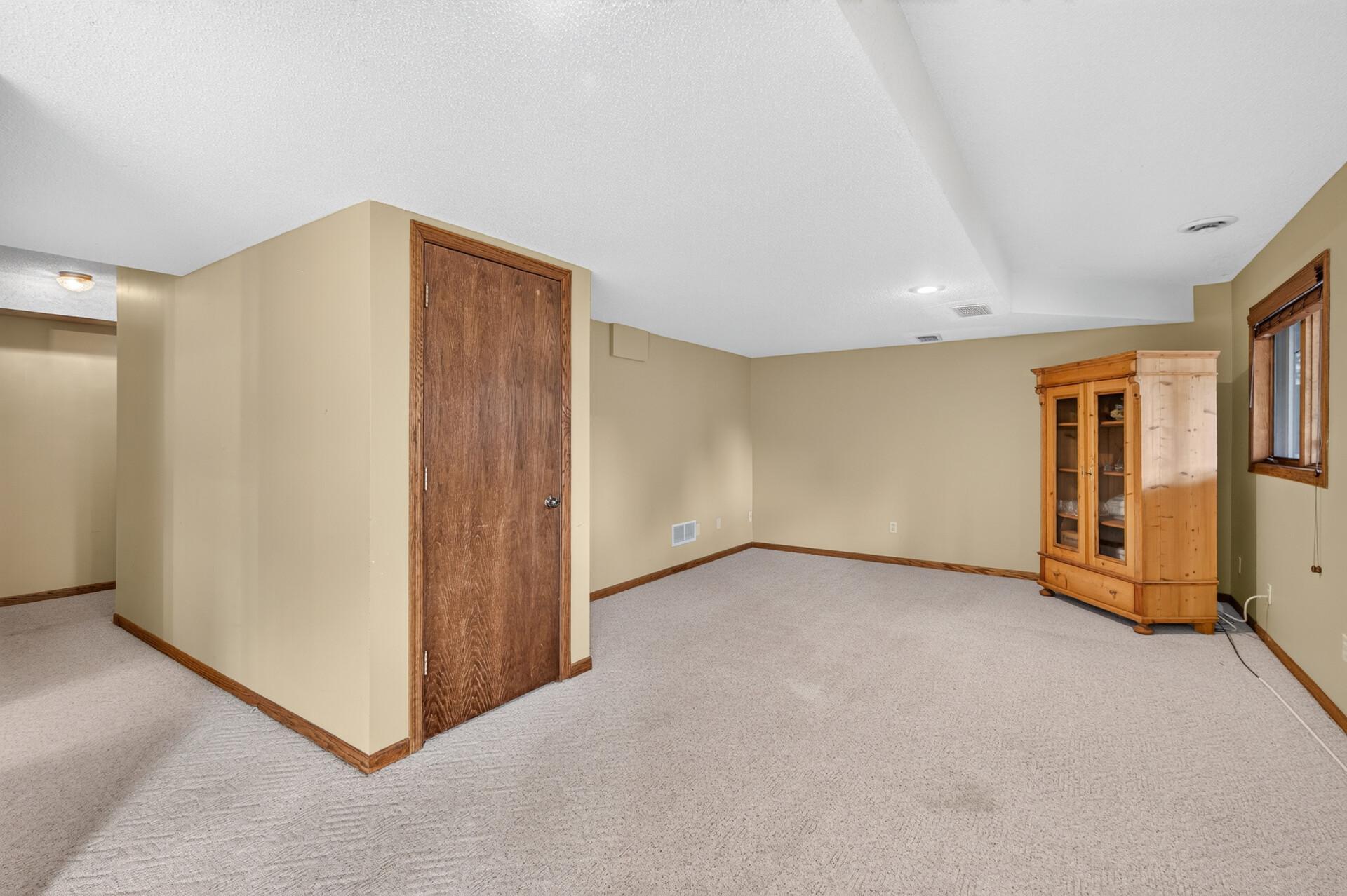 View of Residential at 13915 Duluth Drive, Apple Valley MN 55124, Apple Valley (31 of 40) - Mike Wilen | Minnesota Team Real Estate