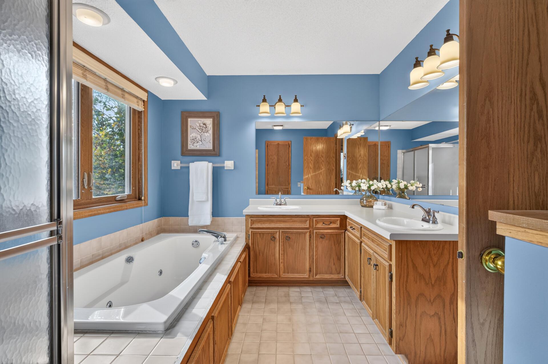 View of Residential at 13915 Duluth Drive, Apple Valley MN 55124, Apple Valley (23 of 40) - Mike Wilen | Minnesota Team Real Estate