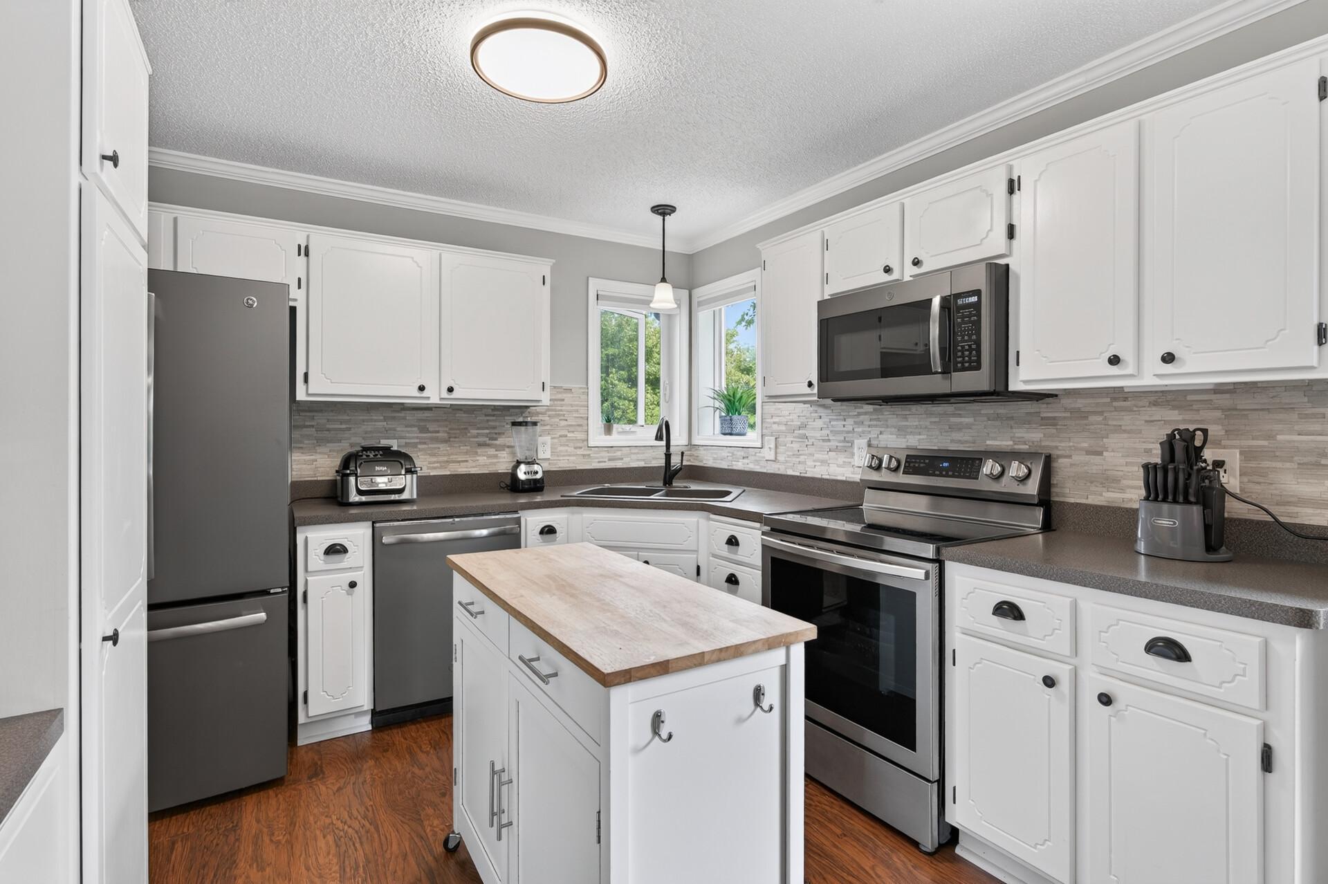 View of Residential at 9442 Hale Avenue, Cottage Grove MN 55016, Cottage Grove (12 of 30) - Mike Wilen | Minnesota Team Real Estate