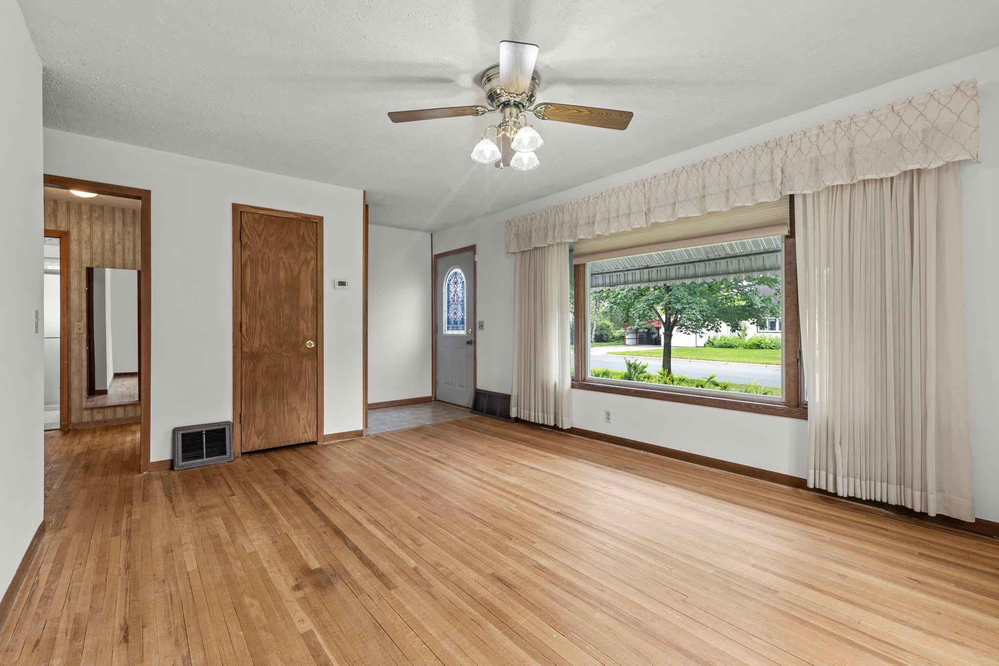 View of Residential at 823 Oakwood Drive, Anoka MN 55303, Anoka (5 of 29) - Mike Wilen | Minnesota Team Real Estate