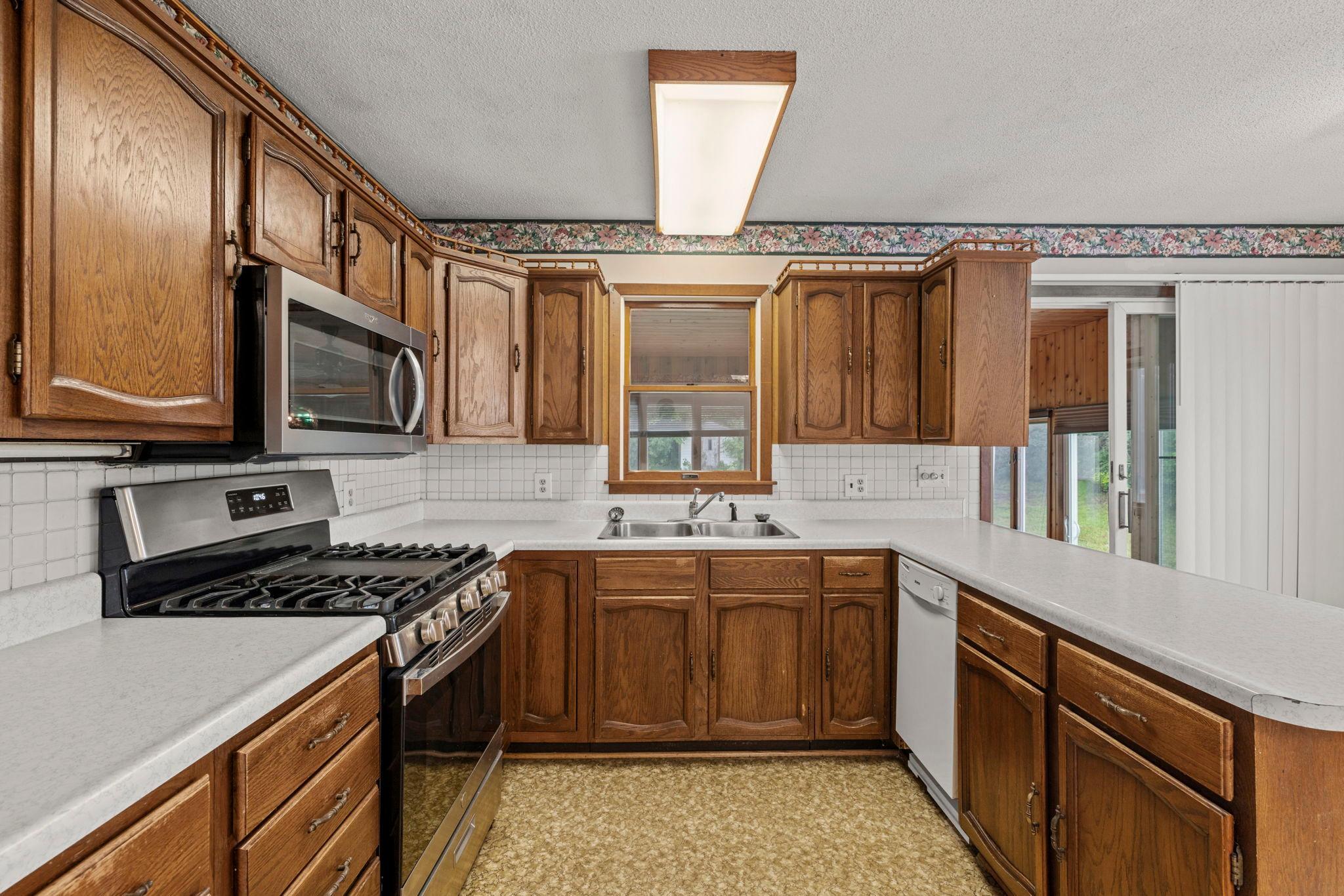 View of Residential at 823 Oakwood Drive, Anoka MN 55303, Anoka (12 of 29) - Mike Wilen | Minnesota Team Real Estate