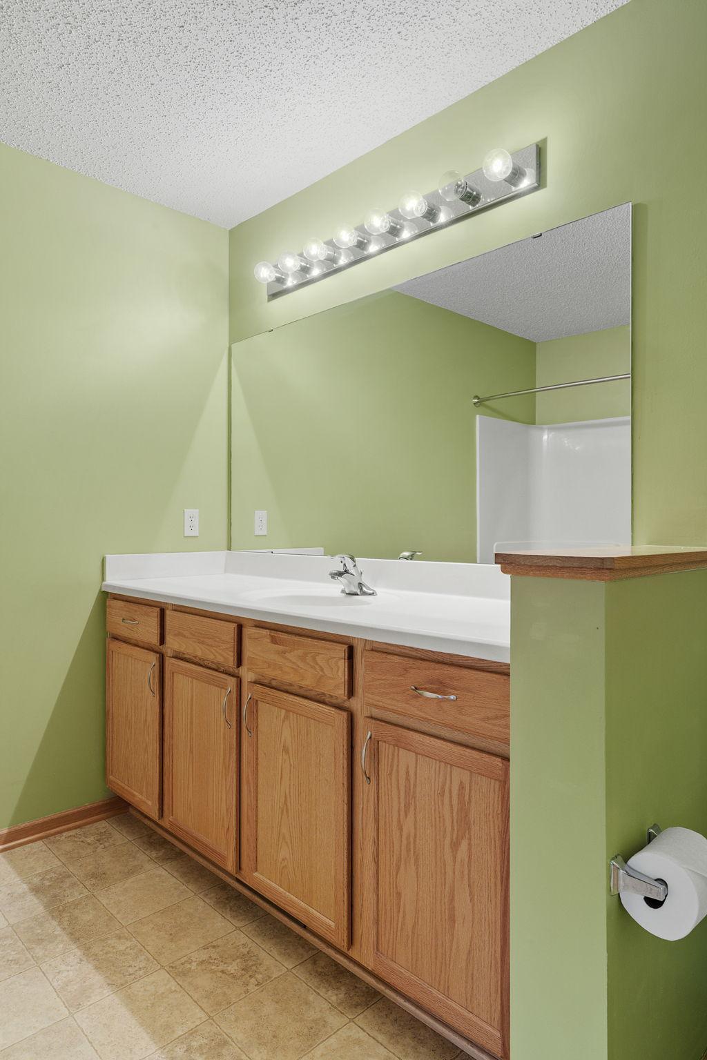 View of Residential at 11212 Kinsley Street, Eden Prairie MN 55344, Eden Prairie (29 of 35) - Mike Wilen | Minnesota Team Real Estate