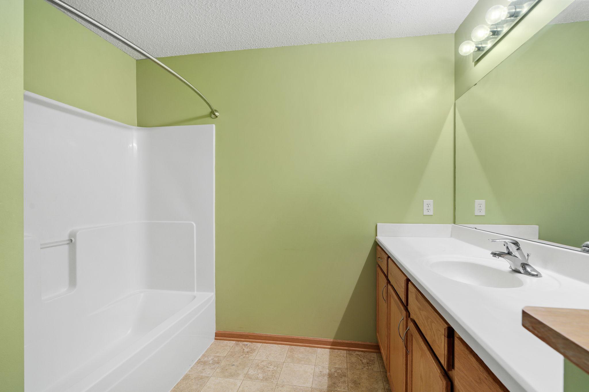 View of Residential at 11212 Kinsley Street, Eden Prairie MN 55344, Eden Prairie (28 of 35) - Mike Wilen | Minnesota Team Real Estate