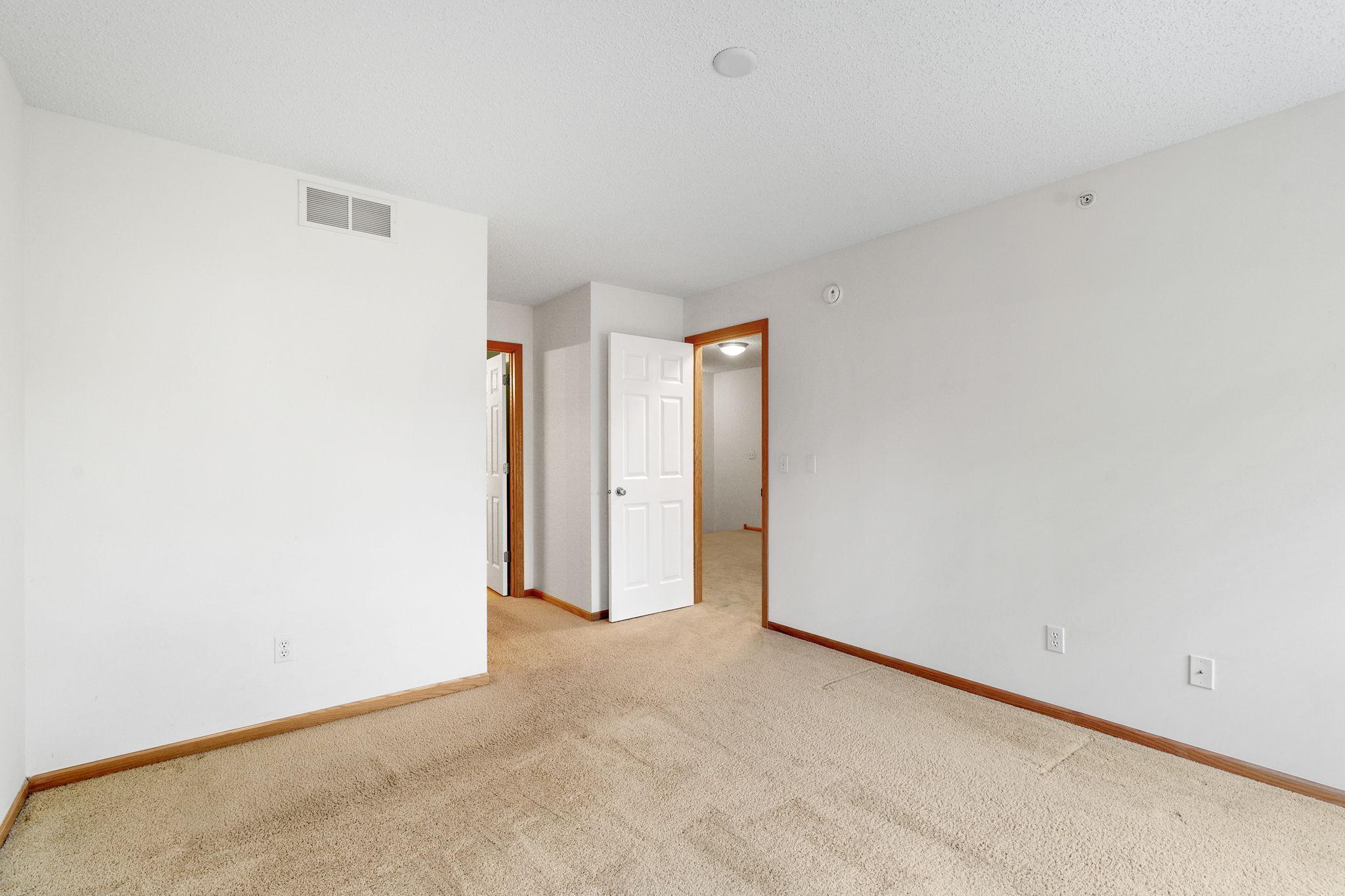 View of Residential at 11212 Kinsley Street, Eden Prairie MN 55344, Eden Prairie (25 of 35) - Mike Wilen | Minnesota Team Real Estate