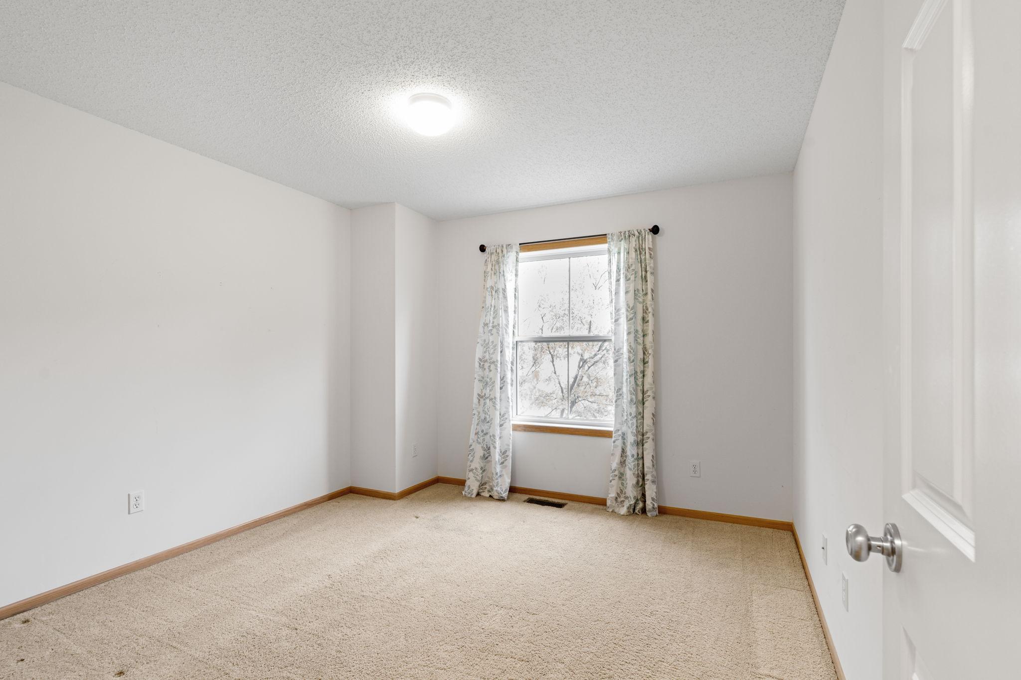 View of Residential at 11212 Kinsley Street, Eden Prairie MN 55344, Eden Prairie (21 of 35) - Mike Wilen | Minnesota Team Real Estate