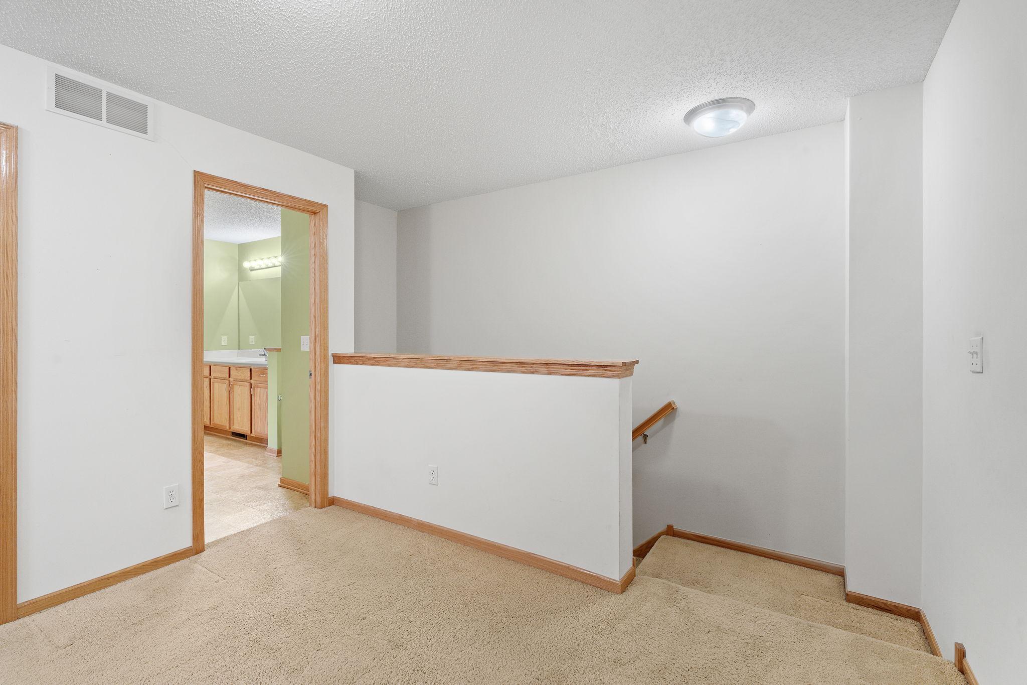 View of Residential at 11212 Kinsley Street, Eden Prairie MN 55344, Eden Prairie (20 of 35) - Mike Wilen | Minnesota Team Real Estate