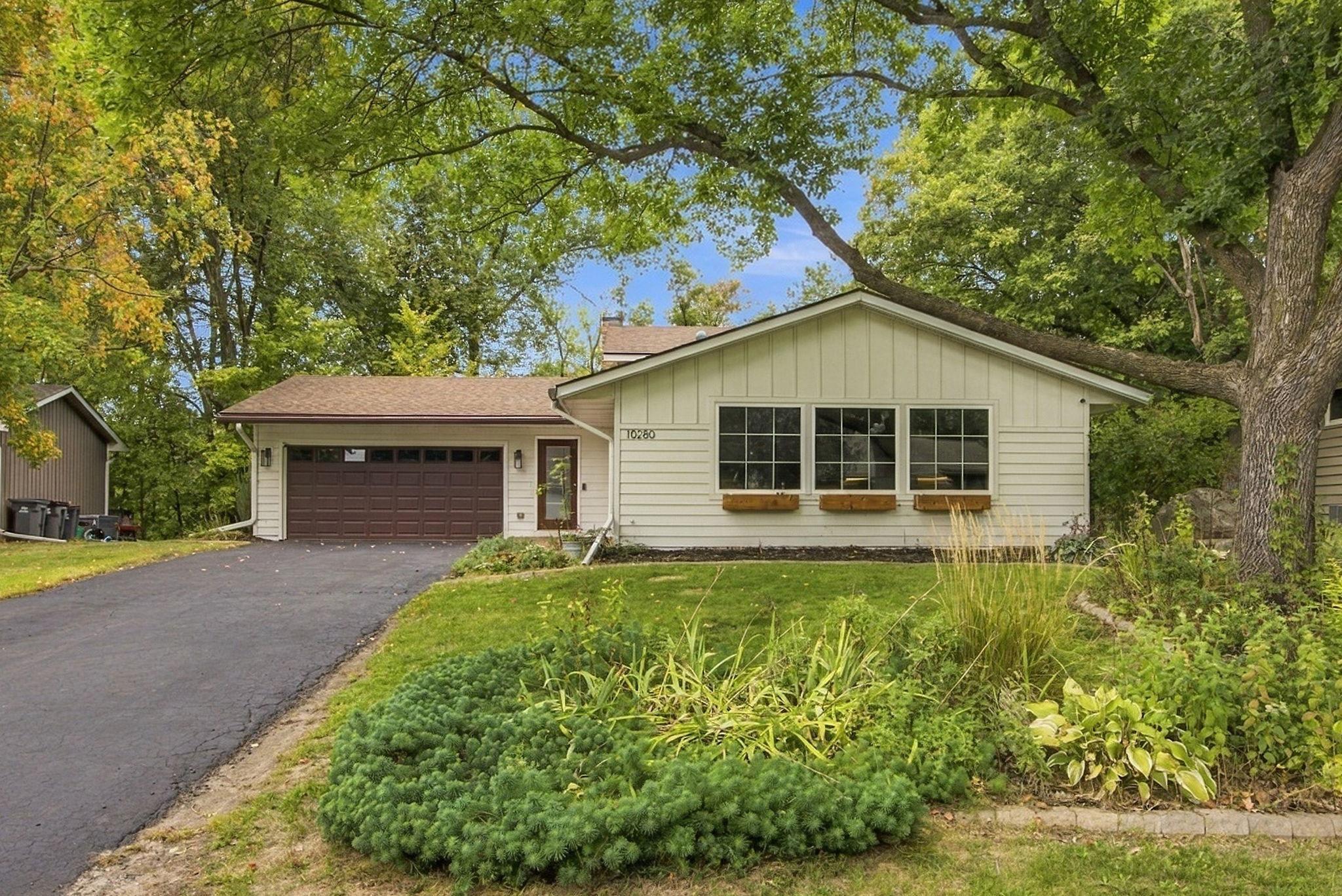 View of Single Family at 10280 Amsden Way, Eden Prairie - Mike Wilen | Minnesota Team Real Estate