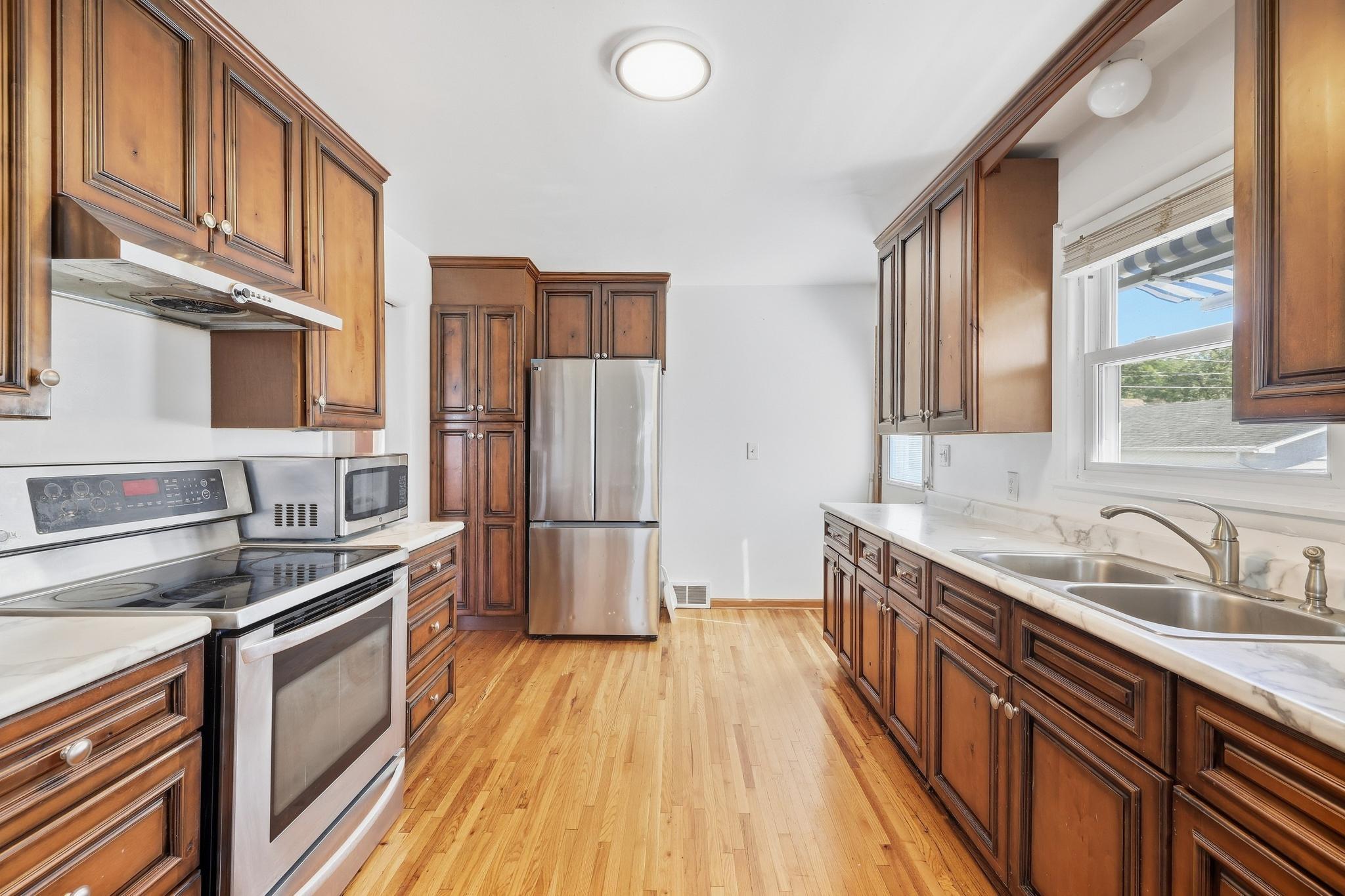 View of Residential at 986 Blair Avenue, Saint Paul MN 55104, Saint Paul (8 of 32) - Mike Wilen | Minnesota Team Real Estate