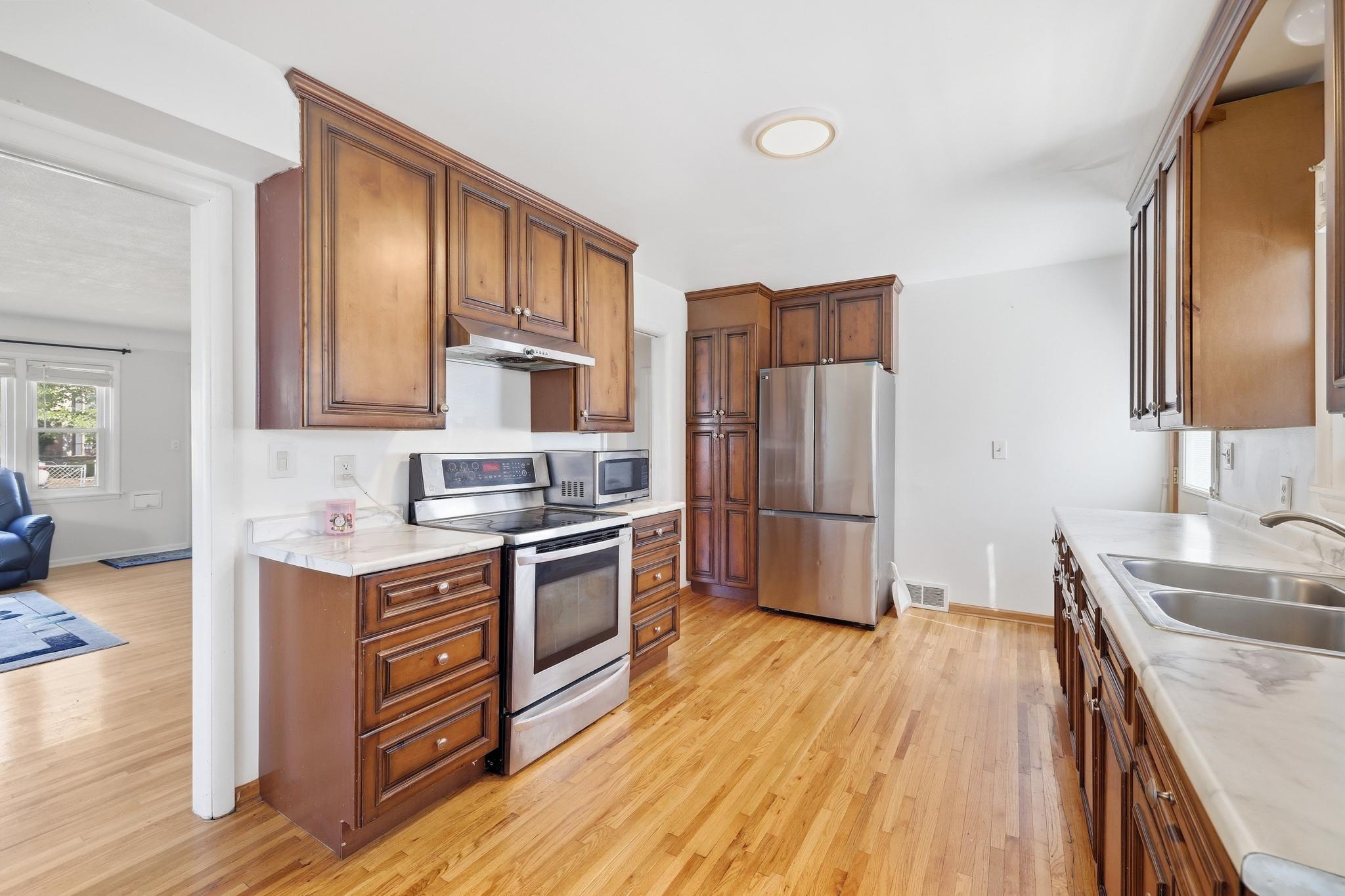 View of Residential at 986 Blair Avenue, Saint Paul MN 55104, Saint Paul (5 of 32) - Mike Wilen | Minnesota Team Real Estate