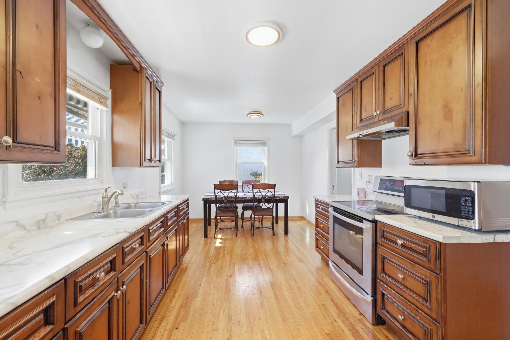 View of Residential at 986 Blair Avenue, Saint Paul MN 55104, Saint Paul (6 of 32) - Mike Wilen | Minnesota Team Real Estate