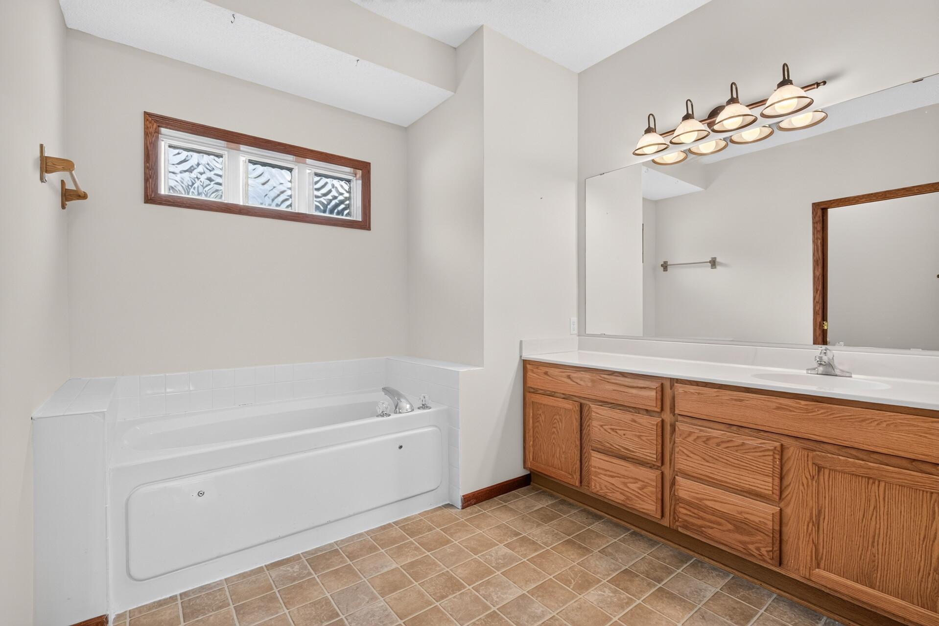 View of Residential at 1101 Barclay Street #1101, Saint Paul MN 55106, Saint Paul (20 of 28) - Mike Wilen | Minnesota Team Real Estate