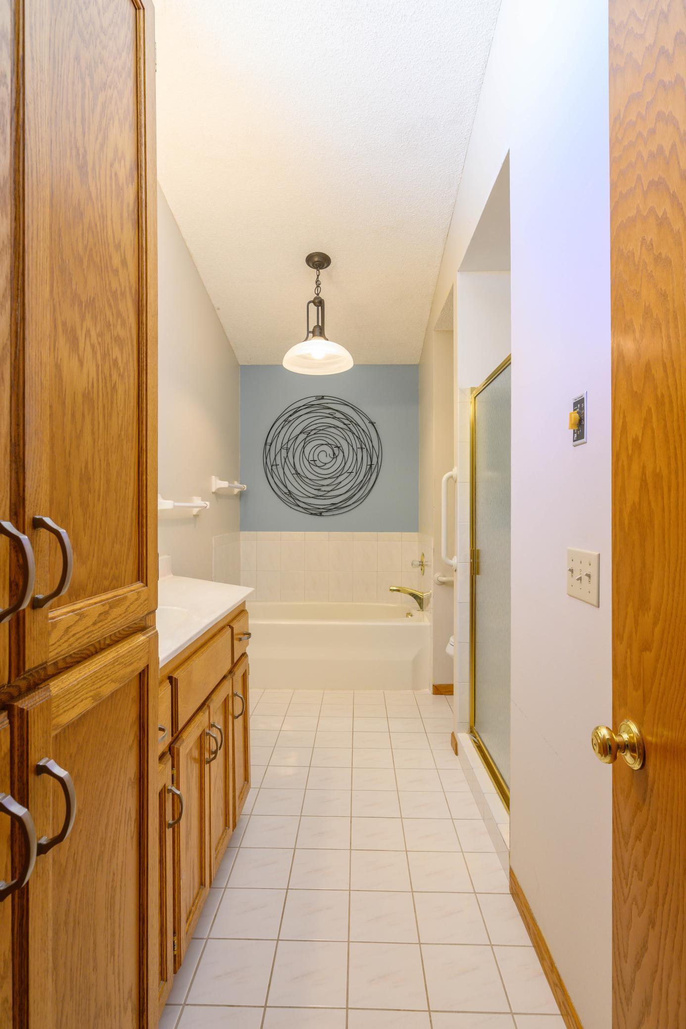 View of Residential at 901 Southcross Drive, Burnsville MN 55306, Burnsville (25 of 46) - Mike Wilen | Minnesota Team Real Estate