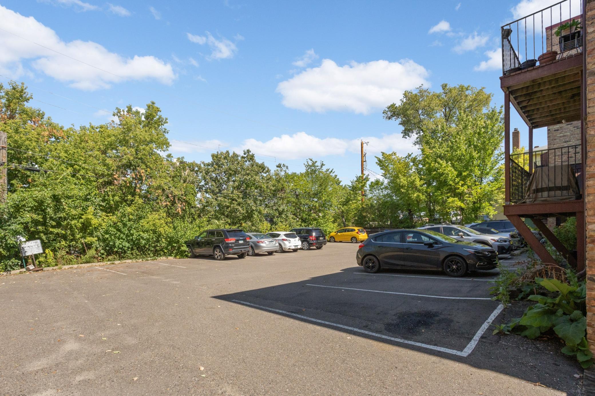 View of Residential at 520 Ridgewood Avenue #102, Minneapolis MN 55403, Minneapolis (22 of 43) - Mike Wilen | Minnesota Team Real Estate