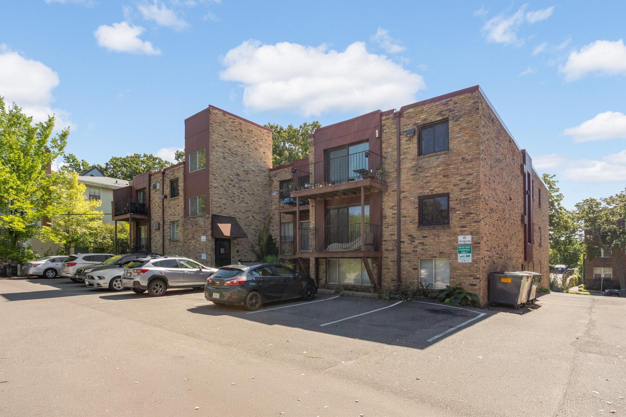 View of Residential at 520 Ridgewood Avenue #102, Minneapolis MN 55403, Minneapolis (21 of 43) - Mike Wilen | Minnesota Team Real Estate