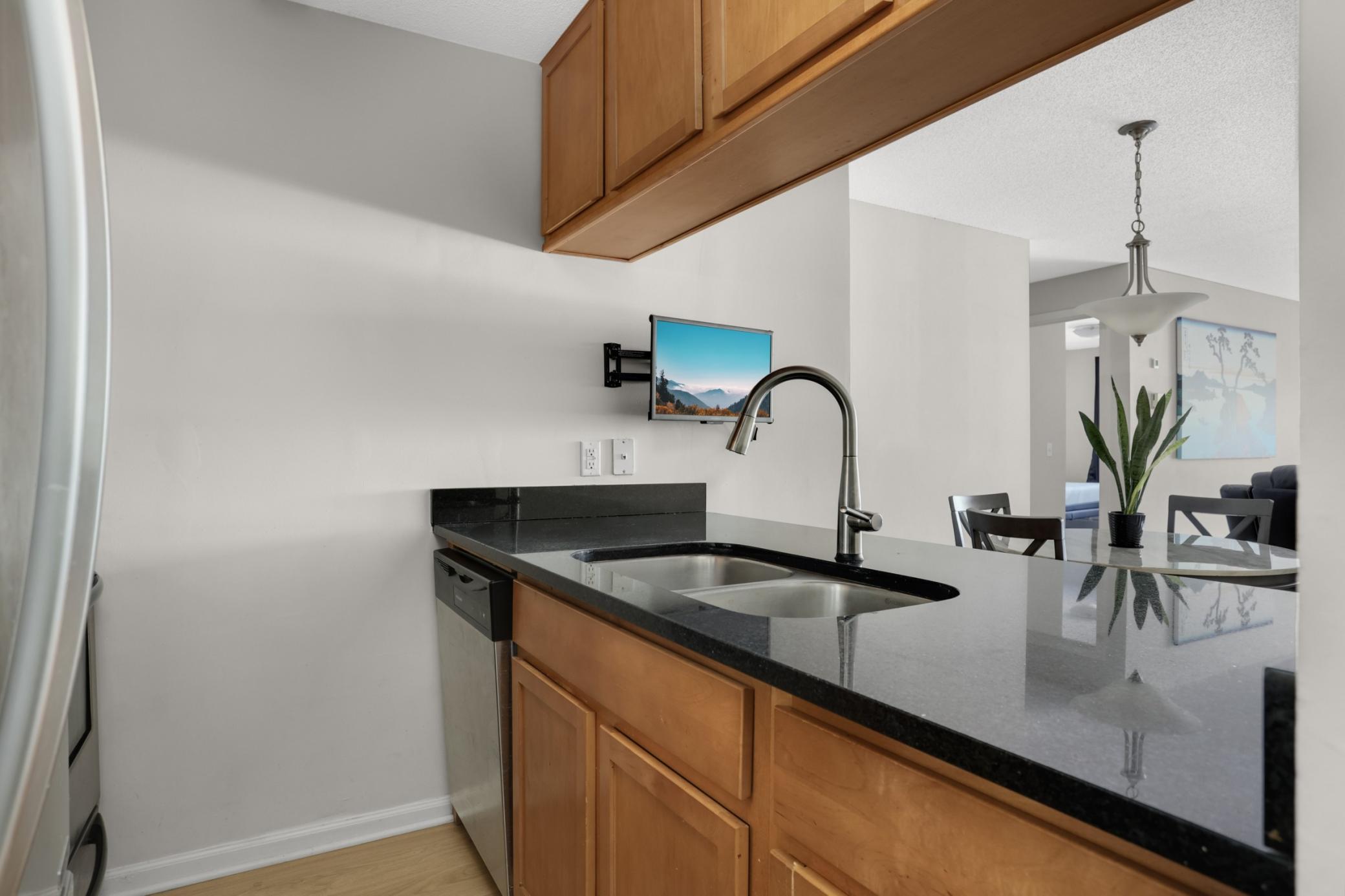 View of Residential at 520 Ridgewood Avenue #102, Minneapolis MN 55403, Minneapolis (12 of 43) - Mike Wilen | Minnesota Team Real Estate