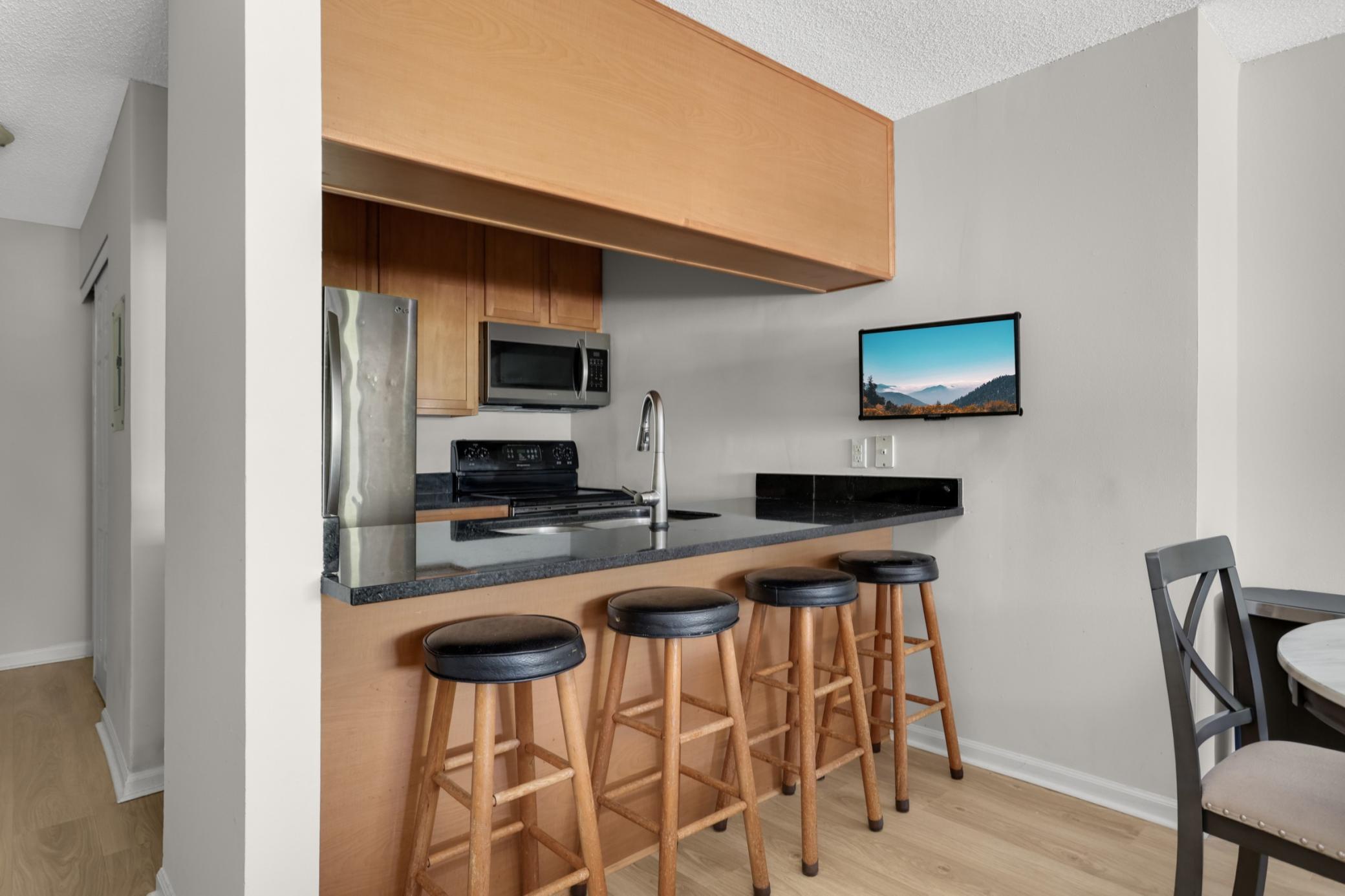 View of Residential at 520 Ridgewood Avenue #102, Minneapolis MN 55403, Minneapolis (11 of 43) - Mike Wilen | Minnesota Team Real Estate