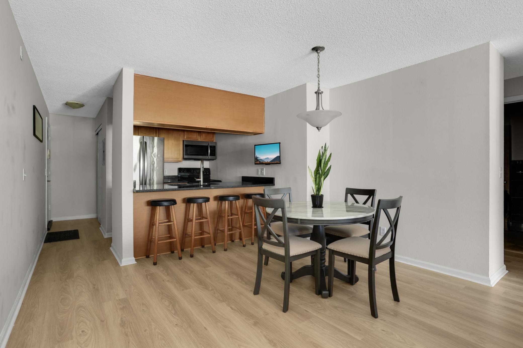 View of Residential at 520 Ridgewood Avenue #102, Minneapolis MN 55403, Minneapolis (10 of 43) - Mike Wilen | Minnesota Team Real Estate
