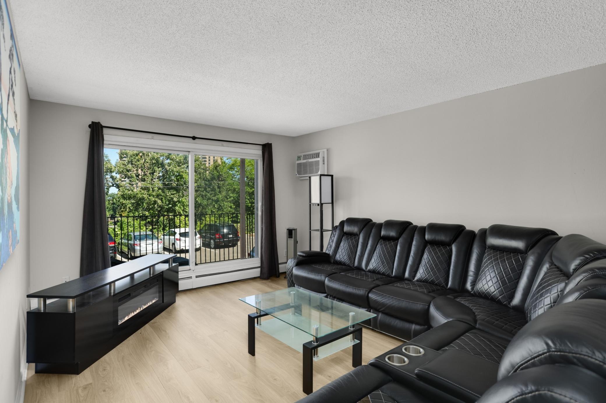 View of Residential at 520 Ridgewood Avenue #102, Minneapolis MN 55403, Minneapolis (5 of 43) - Mike Wilen | Minnesota Team Real Estate