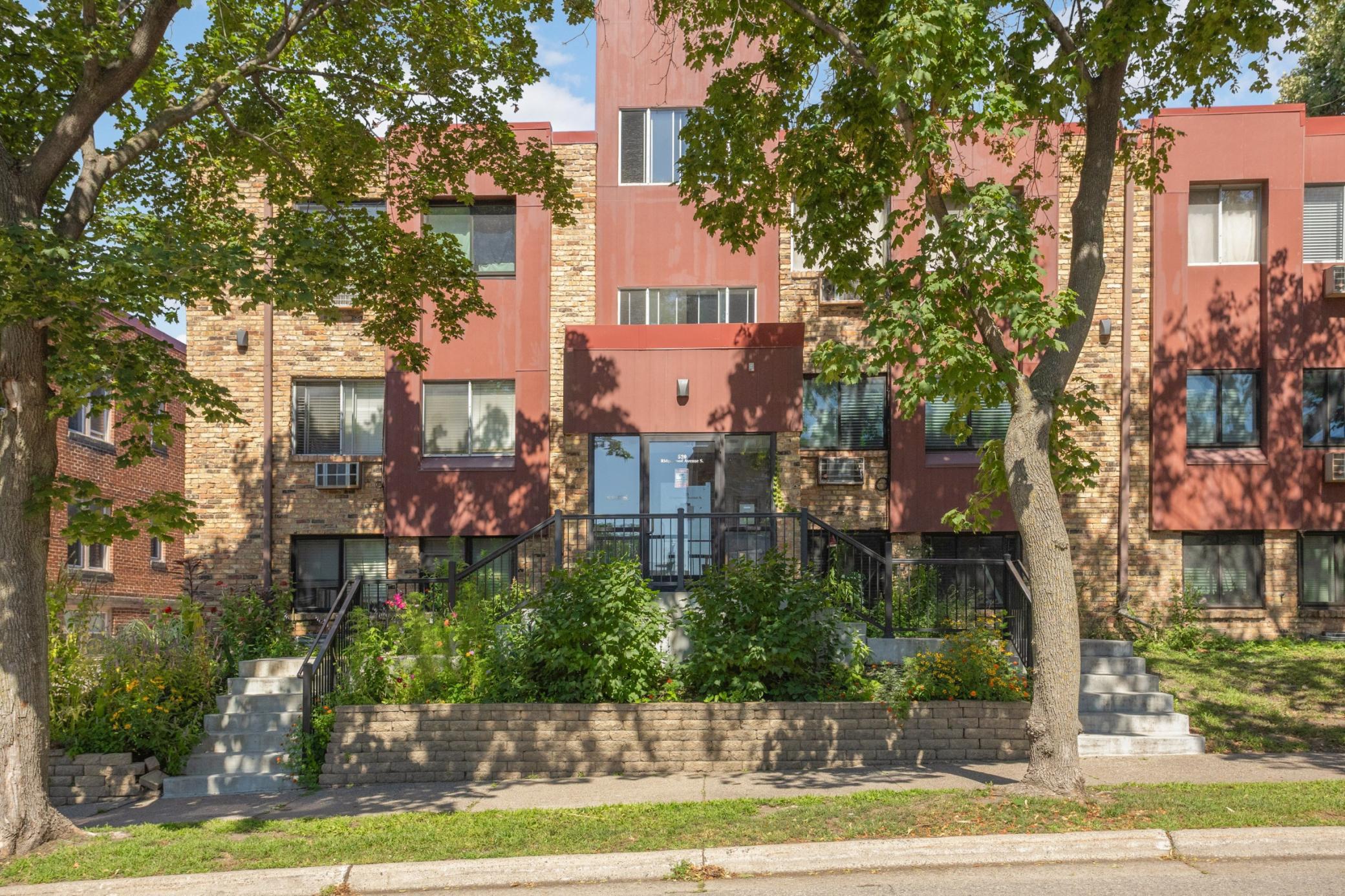 View of Residential at 520 Ridgewood Avenue #102, Minneapolis MN 55403, Minneapolis (3 of 43) - Mike Wilen | Minnesota Team Real Estate