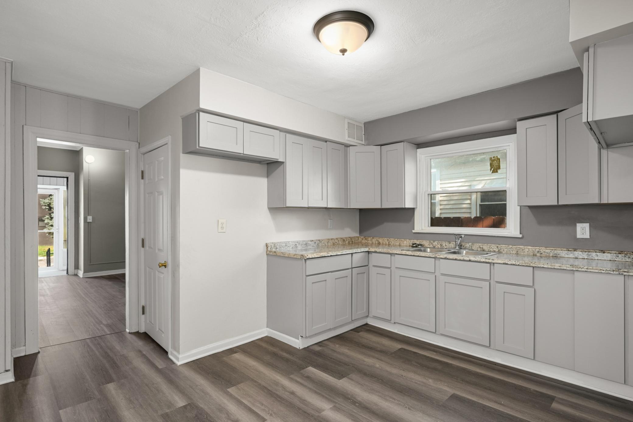 View of Residential at 2630 Girard Avenue, Minneapolis MN 55411, Minneapolis (20 of 27) - Mike Wilen | Minnesota Team Real Estate