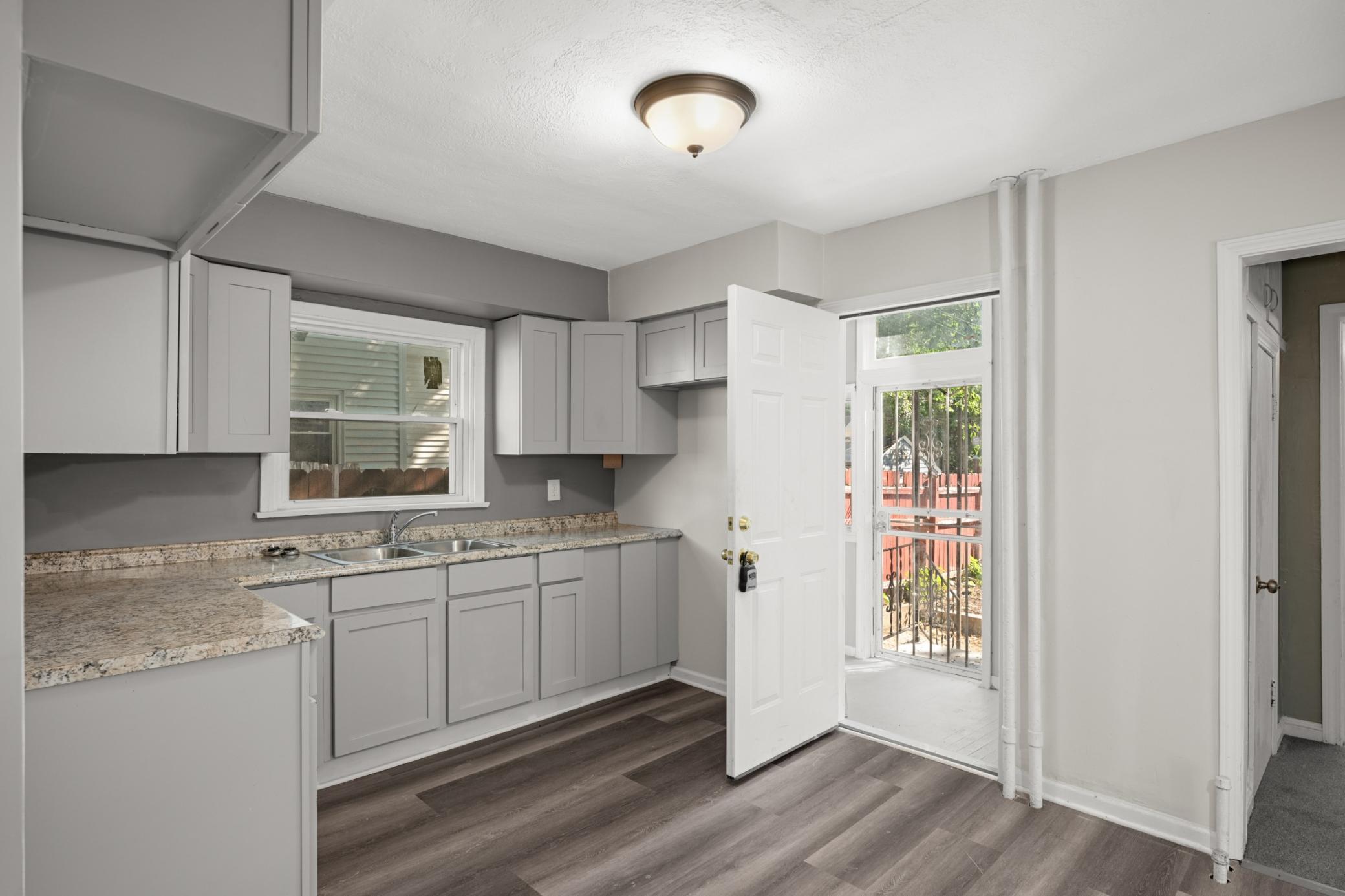 View of Residential at 2630 Girard Avenue, Minneapolis MN 55411, Minneapolis (18 of 27) - Mike Wilen | Minnesota Team Real Estate
