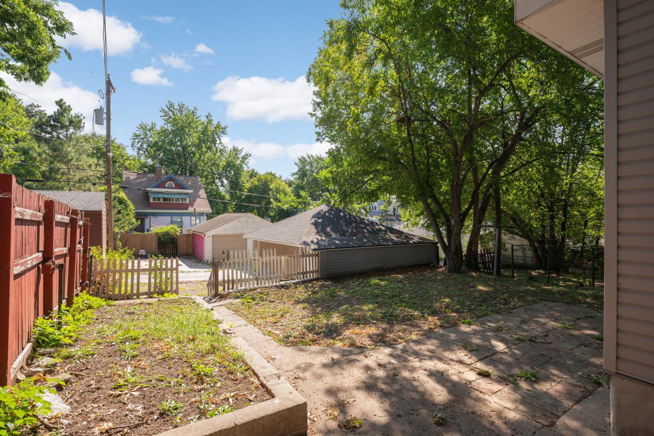 View of Residential at 2630 Girard Avenue, Minneapolis MN 55411, Minneapolis (3 of 27) - Mike Wilen | Minnesota Team Real Estate