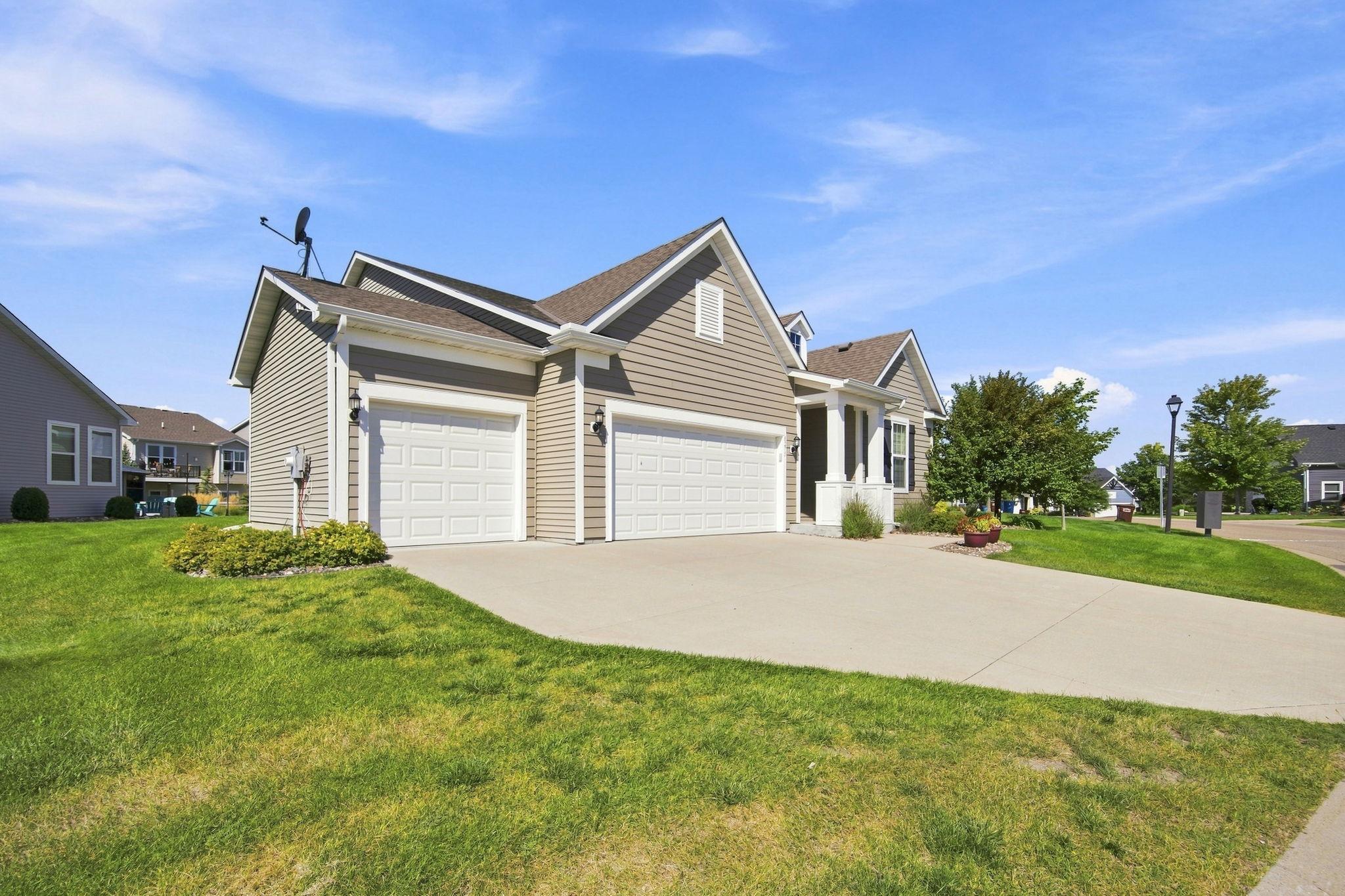 View of Residential at 8275 Oakview Court, Maple Grove MN 55369, Maple Grove (3 of 43) - Mike Wilen | Minnesota Team Real Estate
