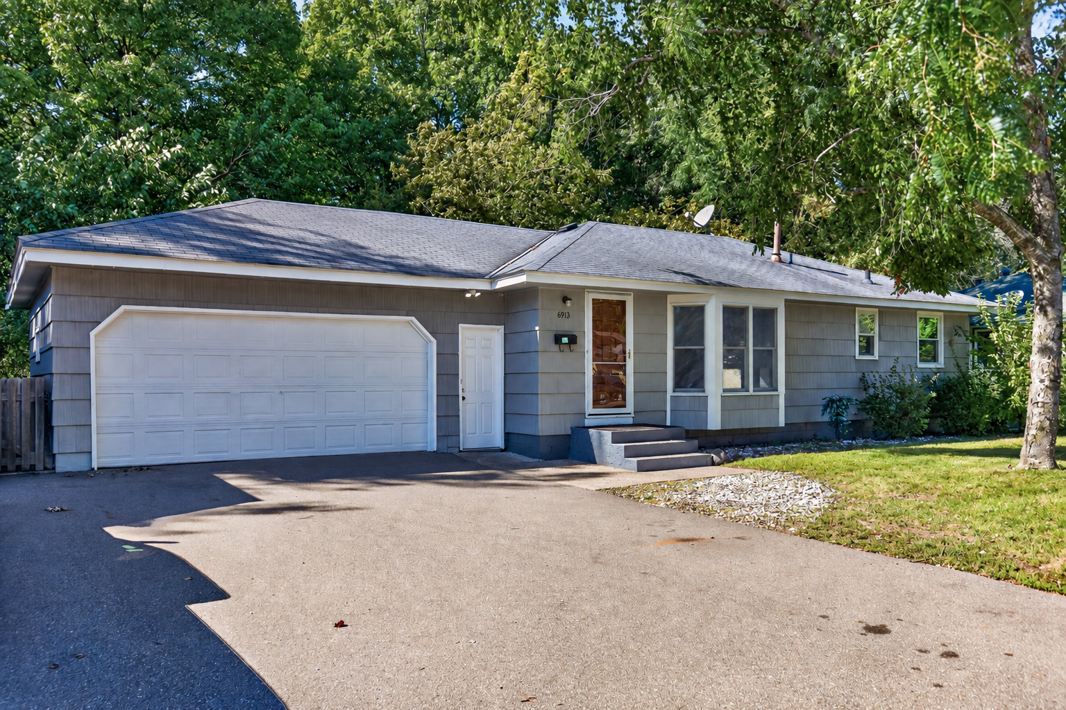 View of Residential at 6913 Toledo Avenue, Brooklyn Center MN 55429, Brooklyn Center (2 of 12) - Mike Wilen | Minnesota Team Real Estate
