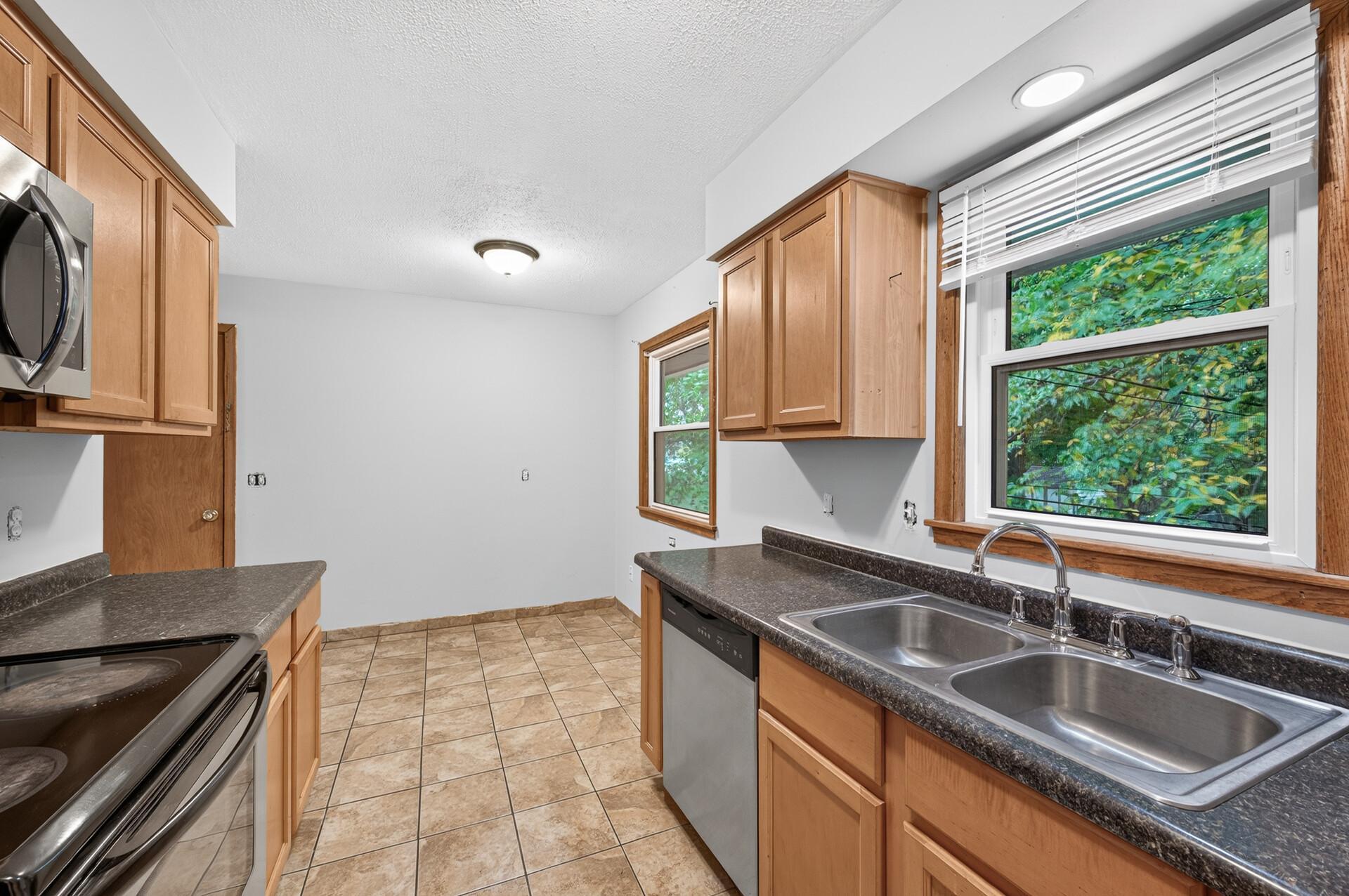 View of Residential at 6913 Toledo Avenue, Brooklyn Center MN 55429, Brooklyn Center (18 of 48) - Mike Wilen | Minnesota Team Real Estate