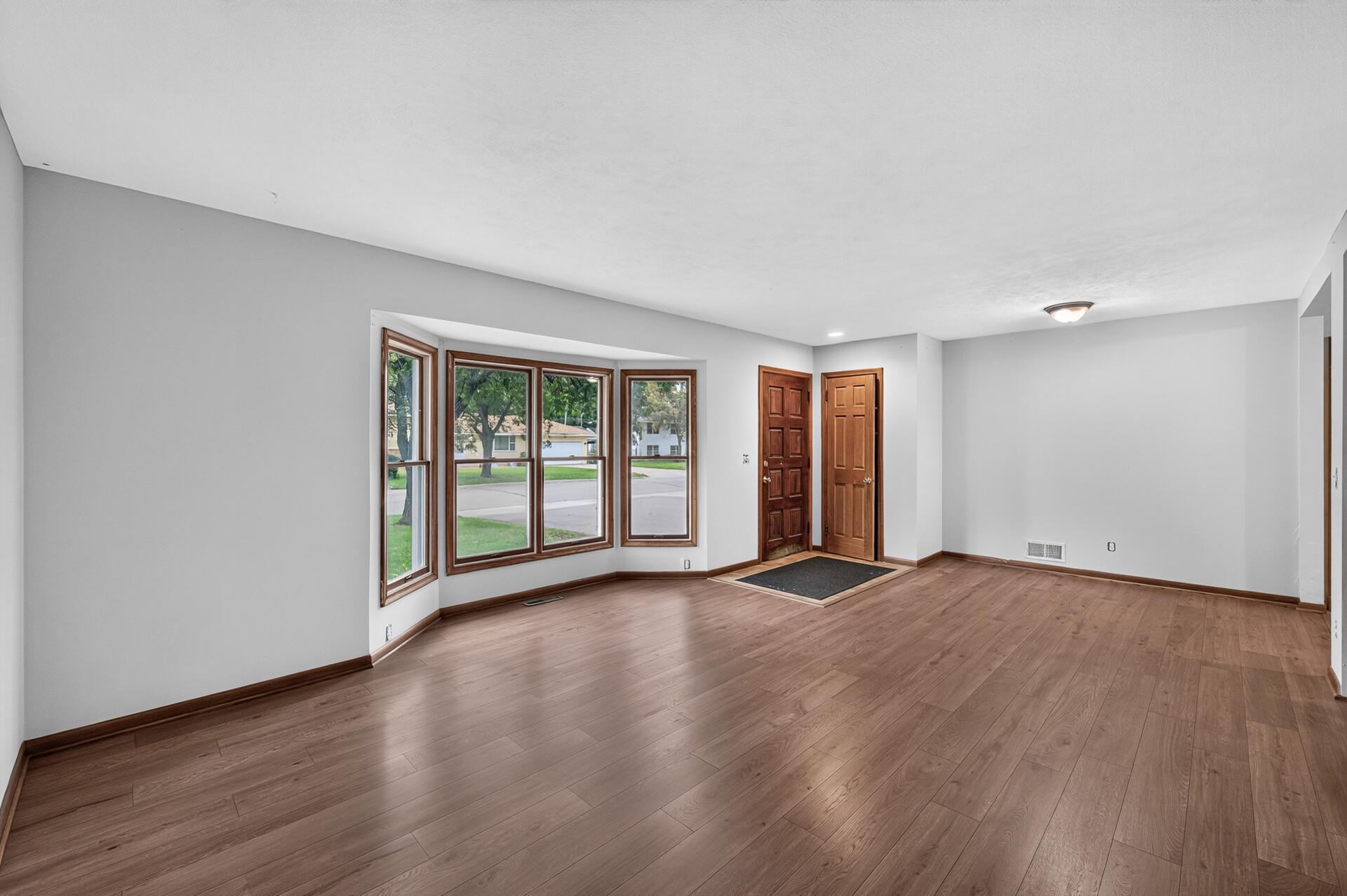 View of Residential at 6913 Toledo Avenue, Brooklyn Center MN 55429, Brooklyn Center (12 of 48) - Mike Wilen | Minnesota Team Real Estate