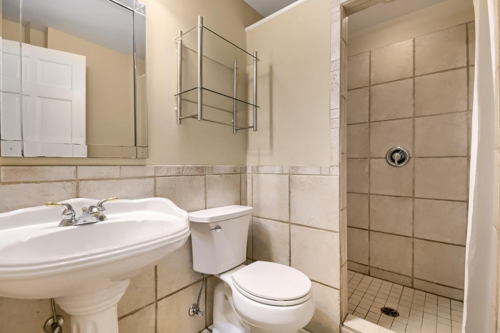 View of Residential at 300 Ridgewood Avenue #4, Minneapolis MN 55403, Minneapolis (24 of 31) - Mike Wilen | Minnesota Team Real Estate