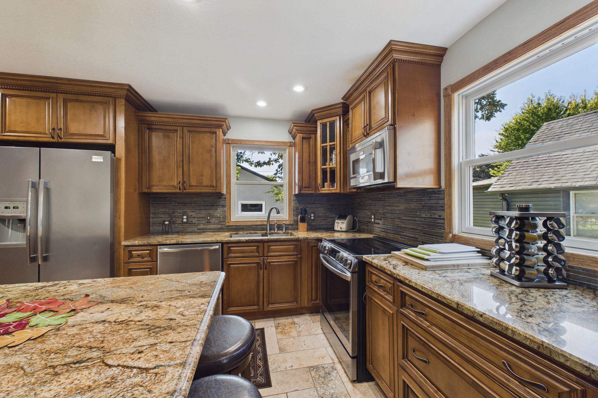 View of Residential at 186 Hurley Street, West Saint Paul MN 55118, West Saint Paul (8 of 27) - Mike Wilen | Minnesota Team Real Estate
