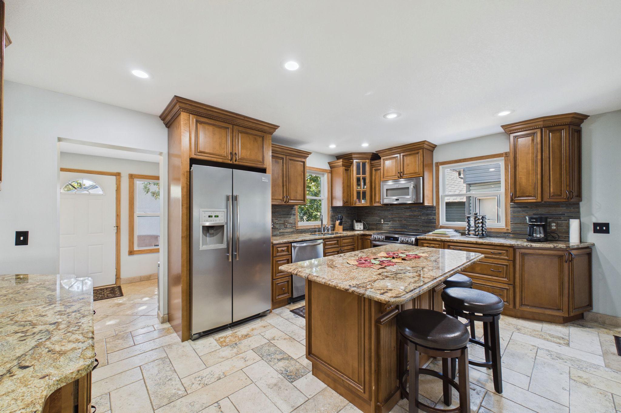 View of Residential at 186 Hurley Street, West Saint Paul MN 55118, West Saint Paul (6 of 27) - Mike Wilen | Minnesota Team Real Estate