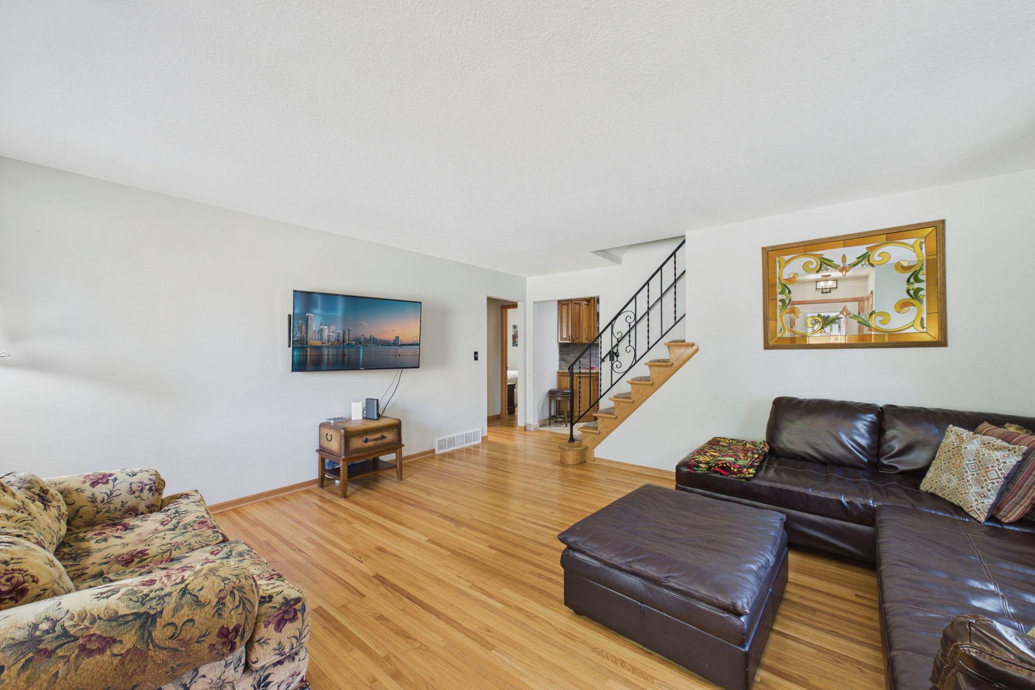 View of Residential at 186 Hurley Street, West Saint Paul MN 55118, West Saint Paul (5 of 27) - Mike Wilen | Minnesota Team Real Estate
