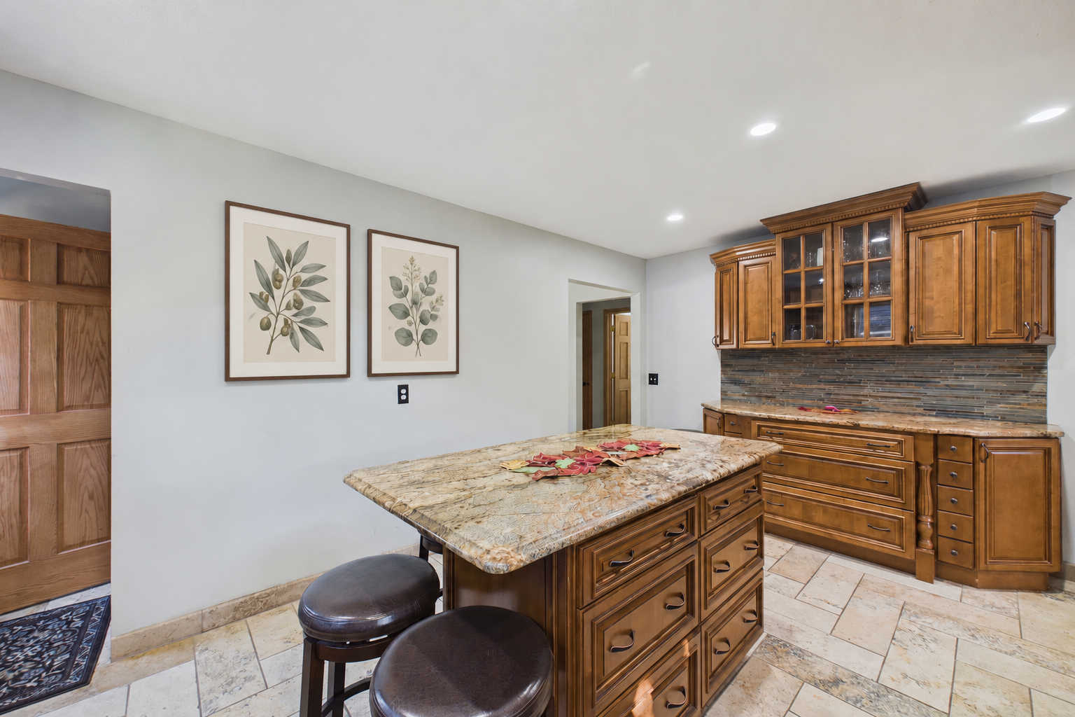 View of Residential at 186 Hurley Street, West Saint Paul MN 55118, West Saint Paul (7 of 27) - Mike Wilen | Minnesota Team Real Estate