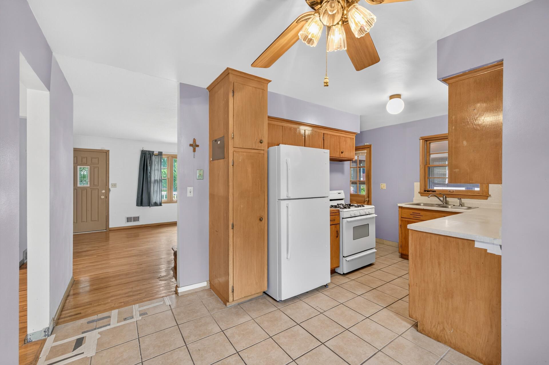 View of Residential at 1750 Lark Avenue, Maplewood MN 55109, Maplewood (9 of 21) - Mike Wilen | Minnesota Team Real Estate