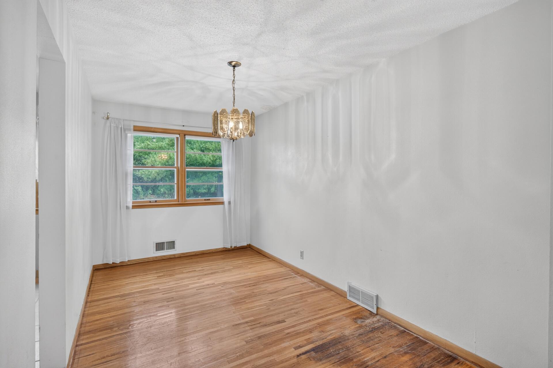 View of Residential at 1750 Lark Avenue, Maplewood MN 55109, Maplewood (8 of 21) - Mike Wilen | Minnesota Team Real Estate